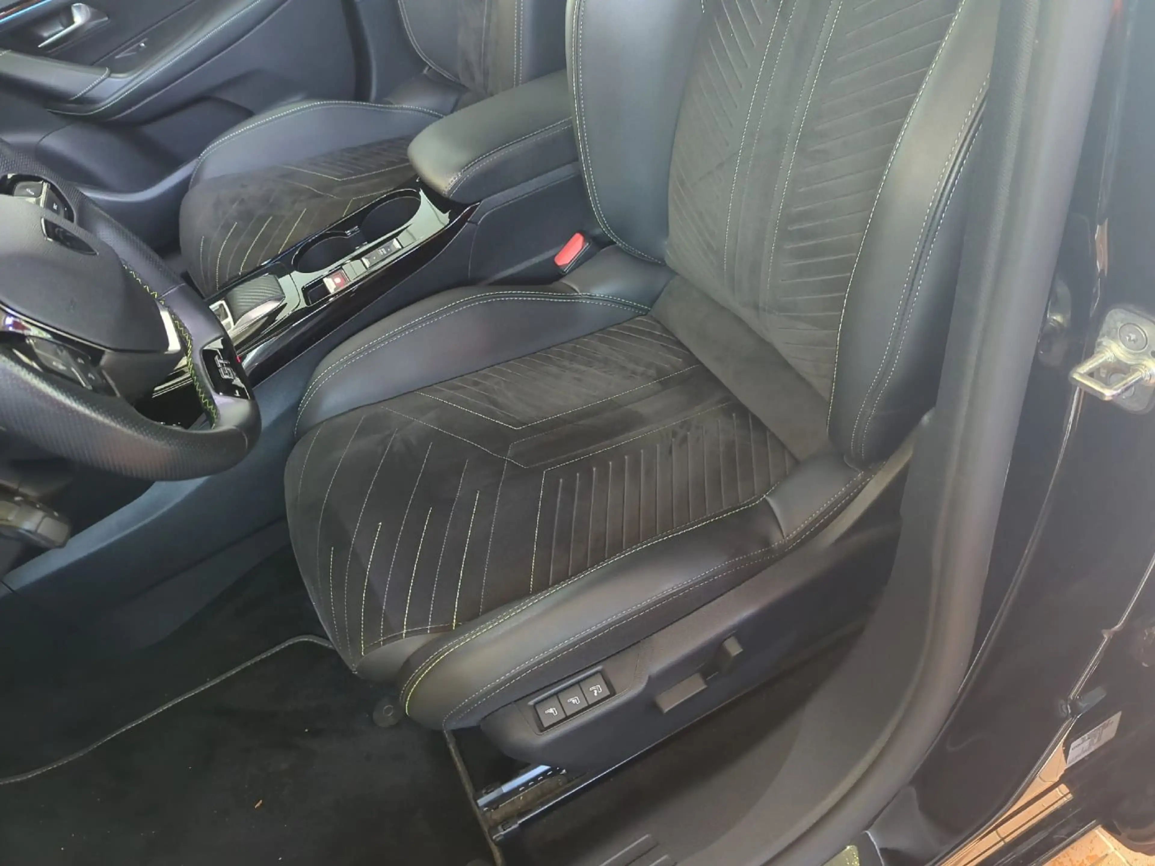 Peugeot 2008 1.2 PureTech 130 GT ACC+Massage+Kam360+18 — photo 7