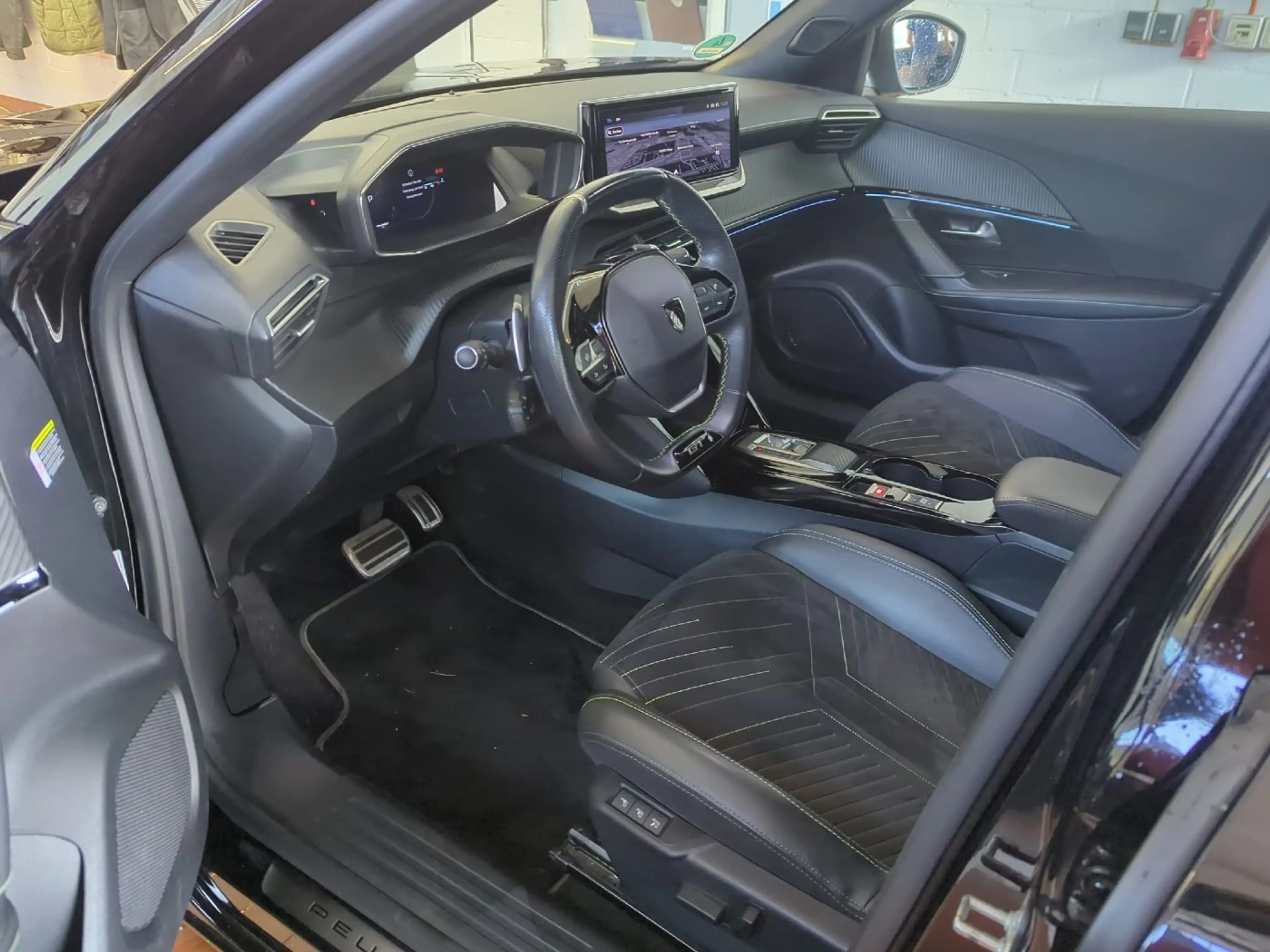 Peugeot 2008 1.2 PureTech 130 GT ACC+Massage+Kam360+18 — photo 5