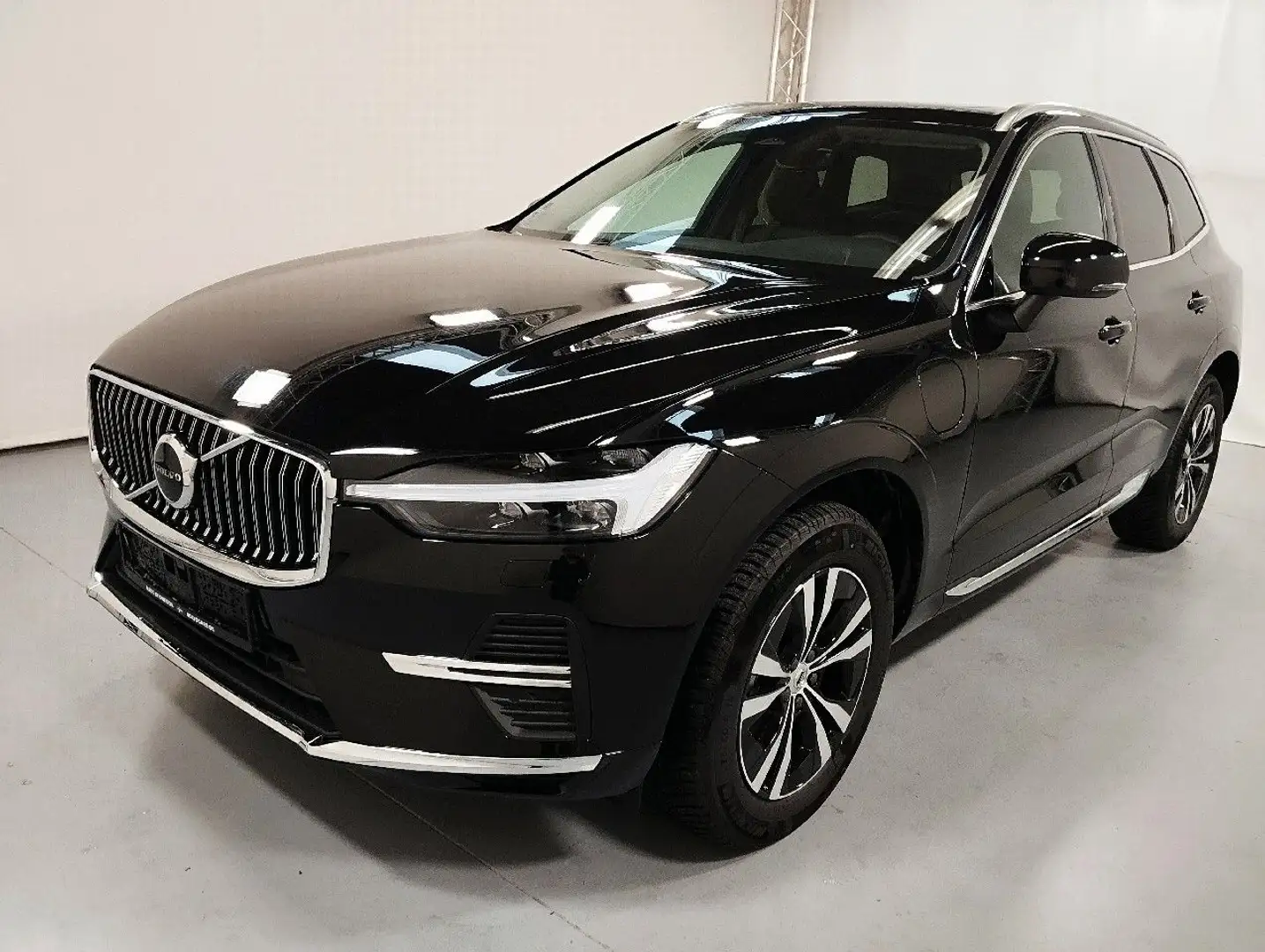 Volvo XC60 T6 AWD Recharge Plug-in Hybrid Core Autom. Schwarz - 1