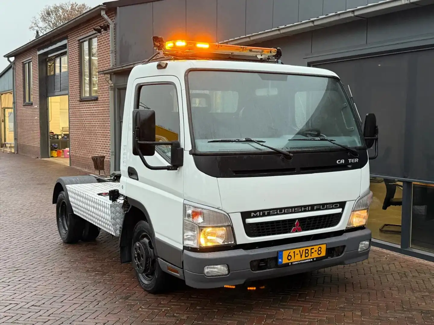 Mitsubishi Canter Be Trekker VERKOCHT Wit - 1