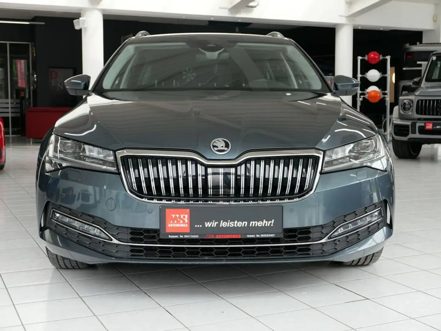 Skoda Superb Style 4x4*LED*NAVI*ISOFIX Grau - 2