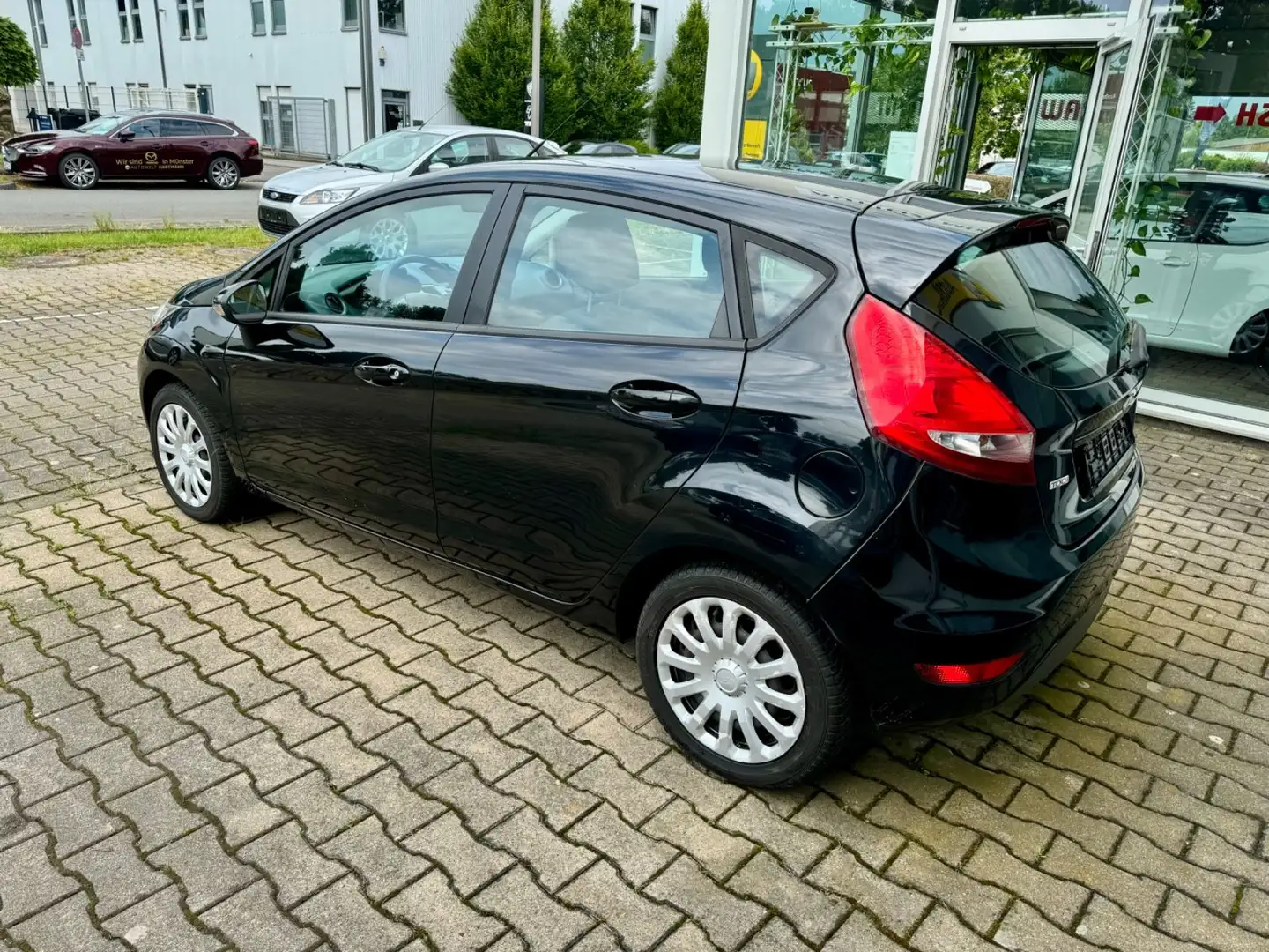 Ford Fiesta Trend, Klima, TÜV, Allwetter, Scheckheft Schwarz - 2