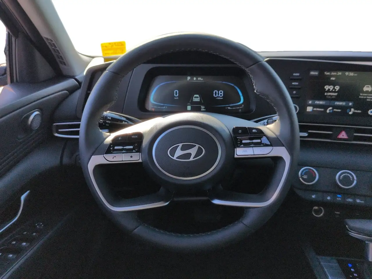 Hyundai ELANTRA снимка Hyundai ELANTRA