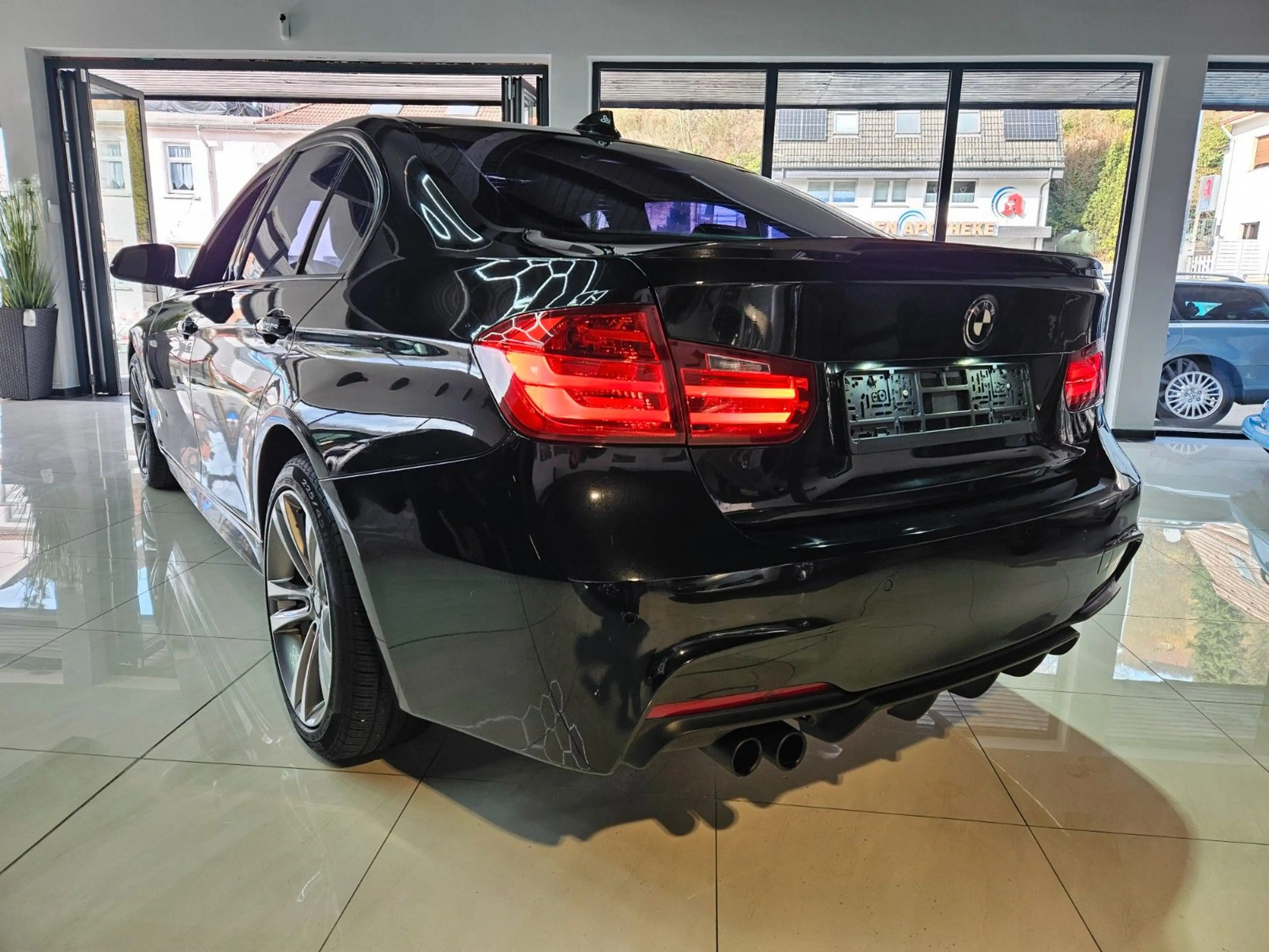 BMW 328 i xDrive Sport Line — photo 11