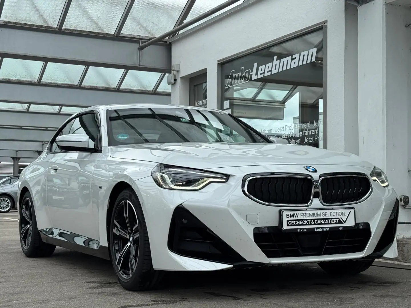BMW 220 i Coupé M-Sportpaket GARANTIE bis 08/2029 Blanc - 2