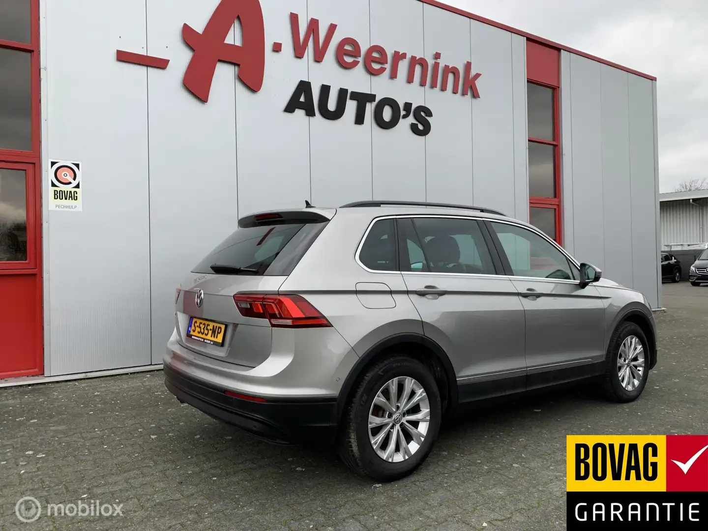 Volkswagen Tiguan 1.5 TSI ACT Comfortline Business Grijs - 2