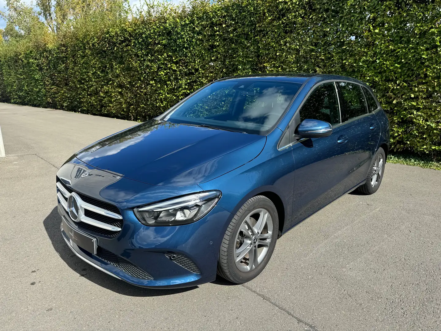 Mercedes-Benz B 180 B 180 / CUIR / / CAM / / CARPLAY / Blau - 1