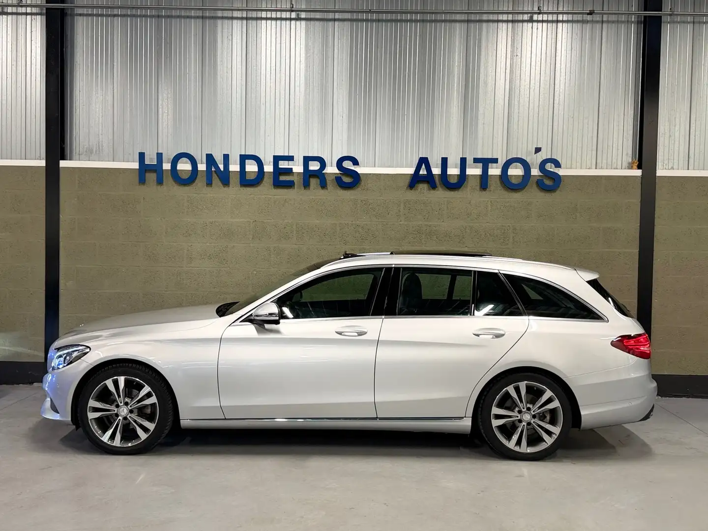 Mercedes-Benz C 180 Estate AMG Sport Edition I TREKHAAK I PANO I FULL Gris - 2