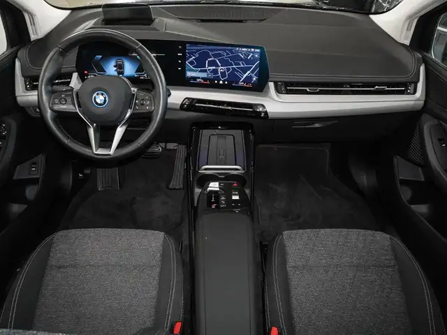 BMW 2 Series view 10