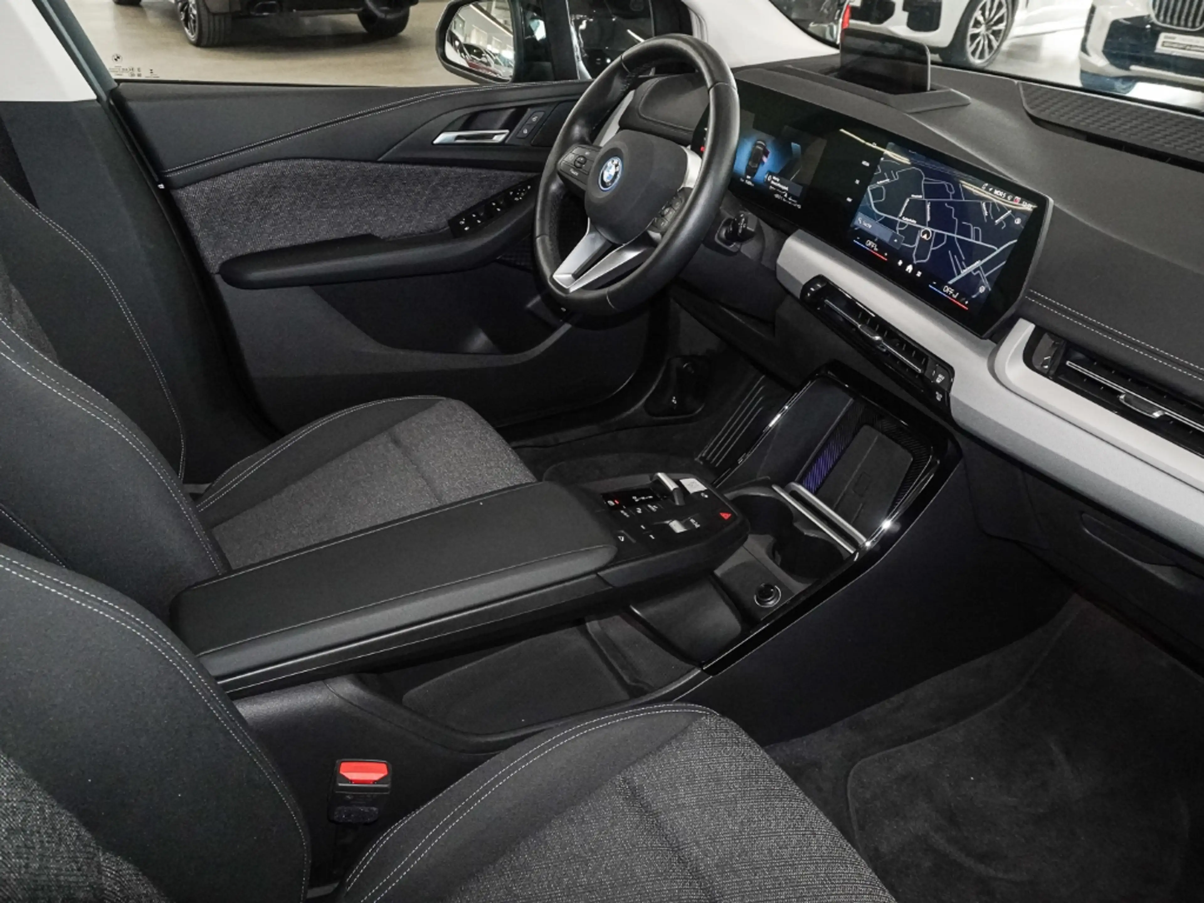 BMW 225 Active Tourer e 225e xDrive Park-Assistent HUD Nav — photo 8