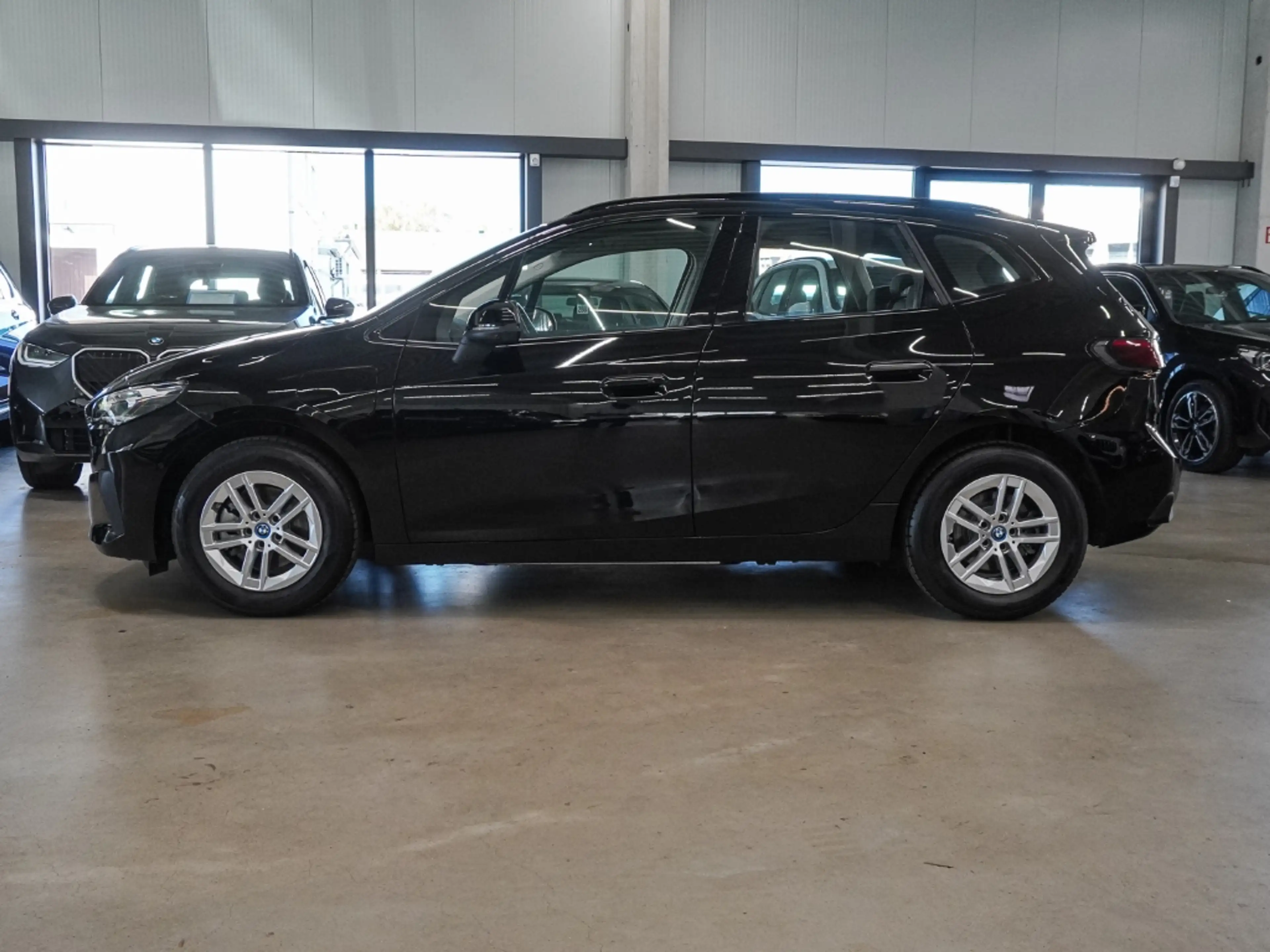 BMW 225 Active Tourer e 225e xDrive Park-Assistent HUD Nav — photo 4