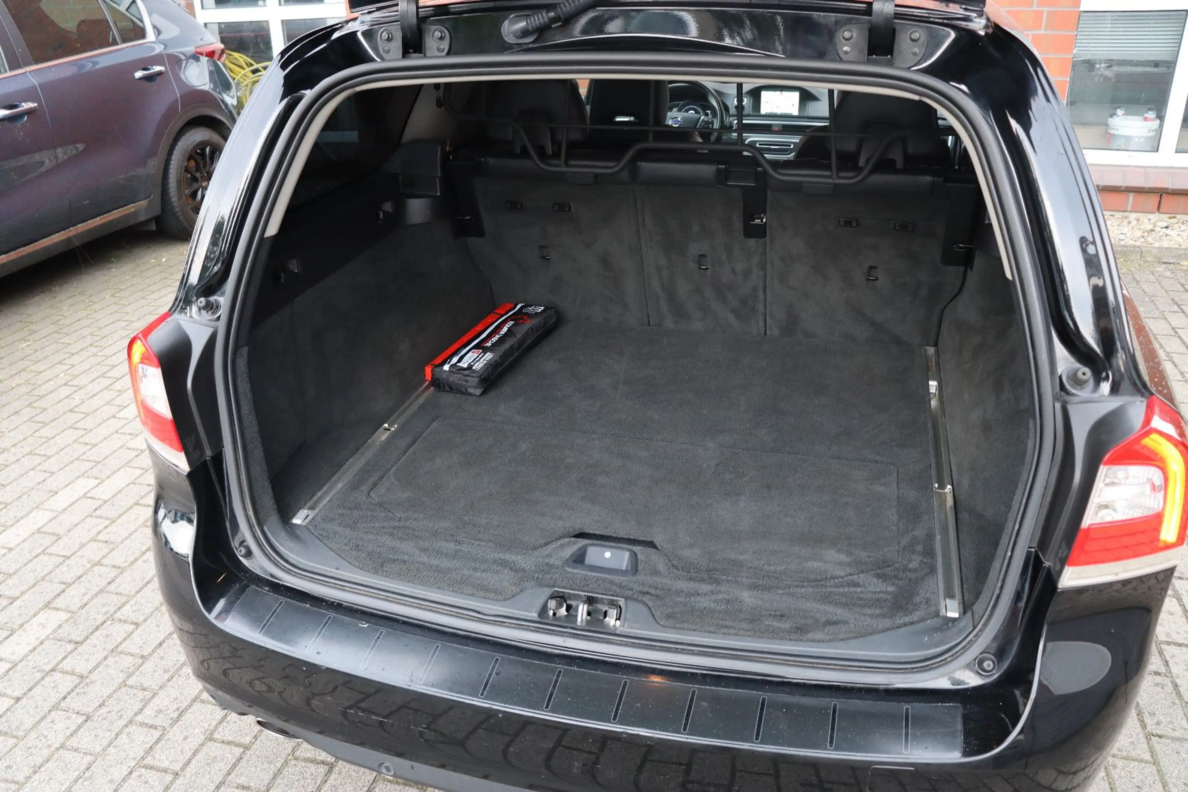 Volvo V70 Kombi 2.0 Linje Svart Aut. Leder Navi Xenon — photo 9