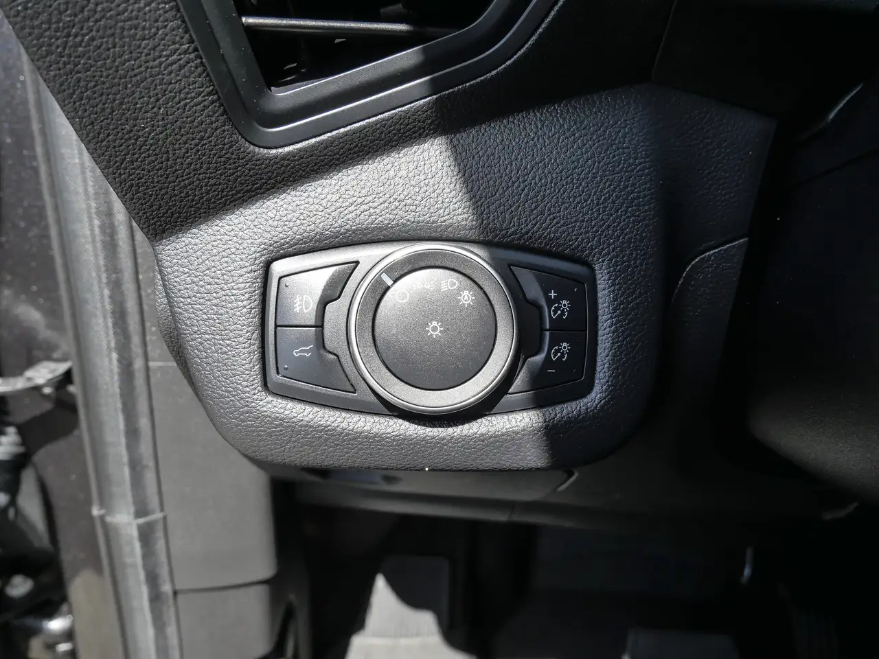 Ford Escape снимка Ford Escape