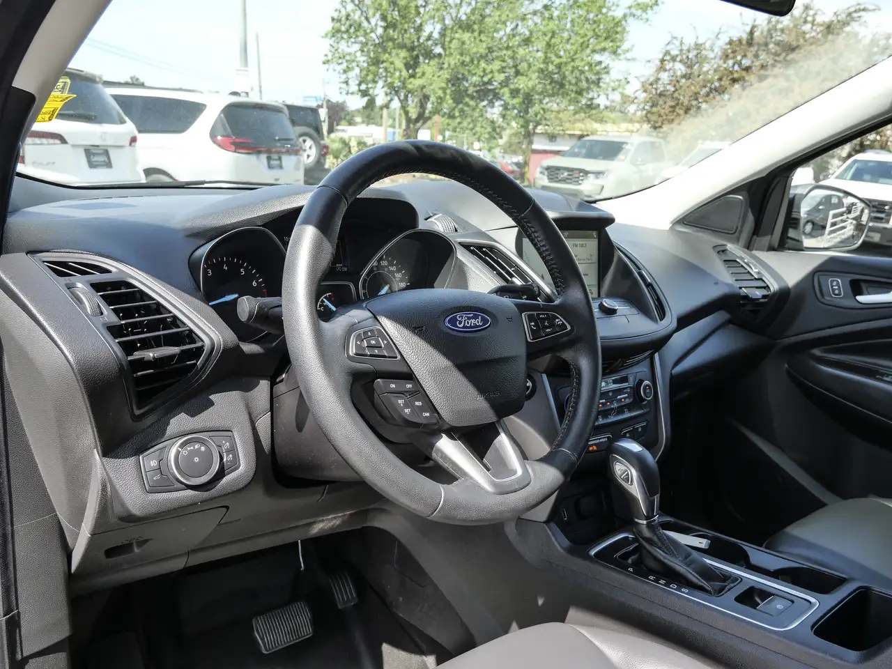Ford Escape снимка Ford Escape