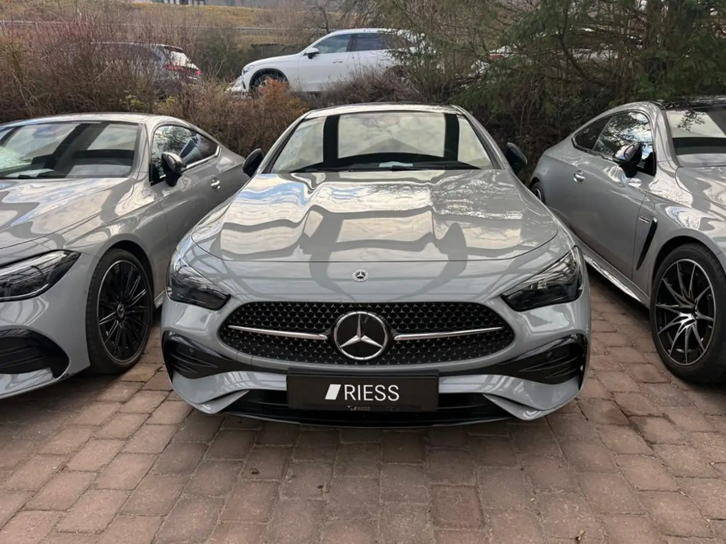 Mercedes-Benz CLE 300 e AMG Sport Night Pano W-Paket 19" Gris - 2