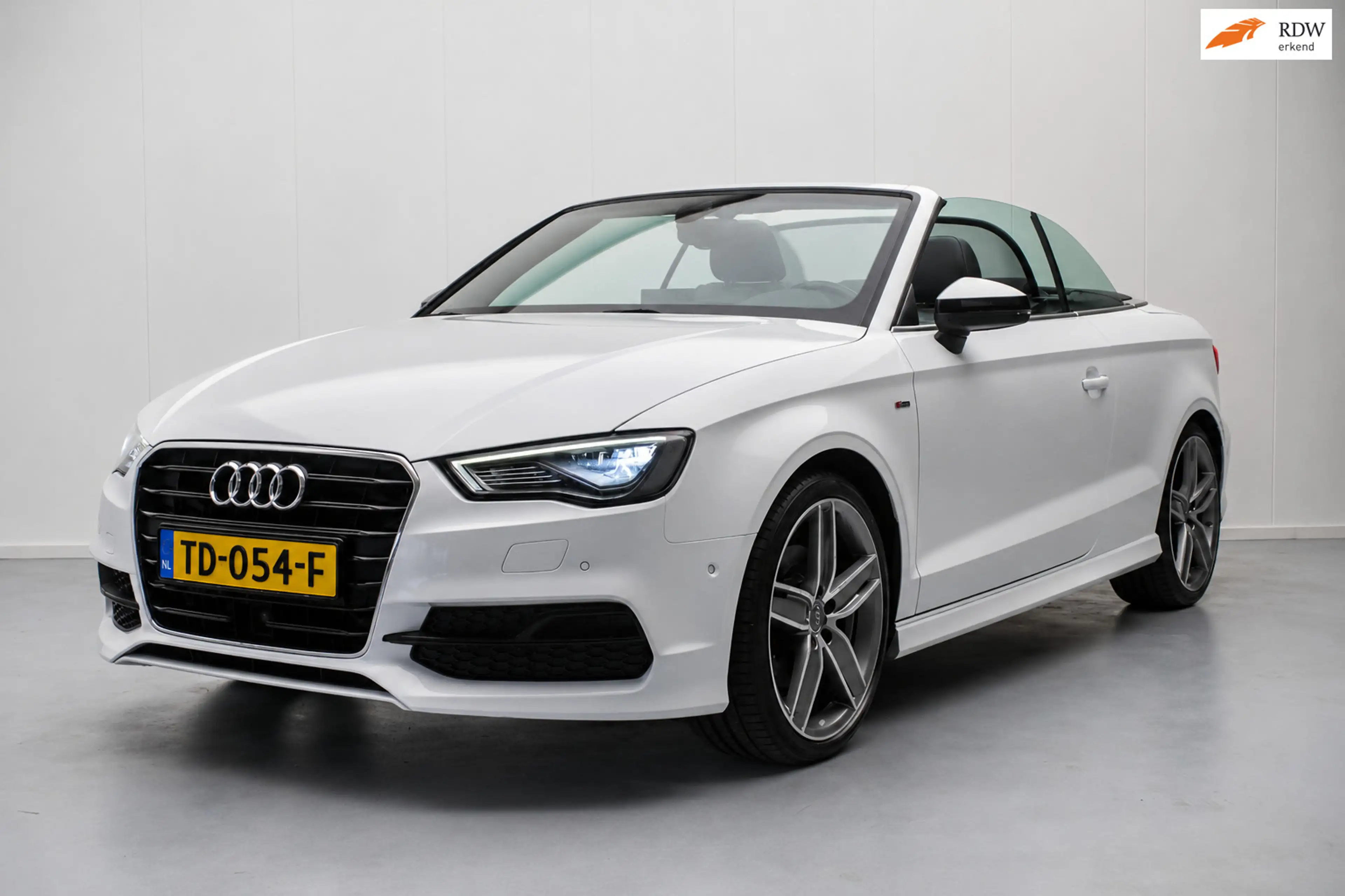 Audi A3 Cabriolet 1.8 TFSI 180PK 3X S LINE Aut [ Nekverwar