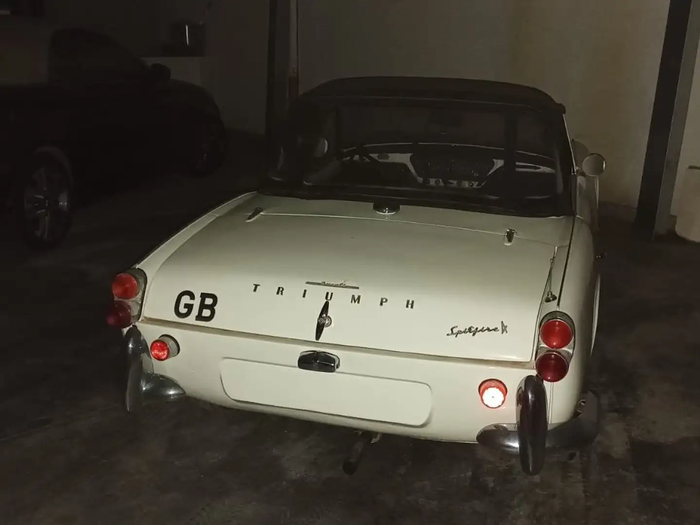 Triumph Spitfire Bianco - 1
