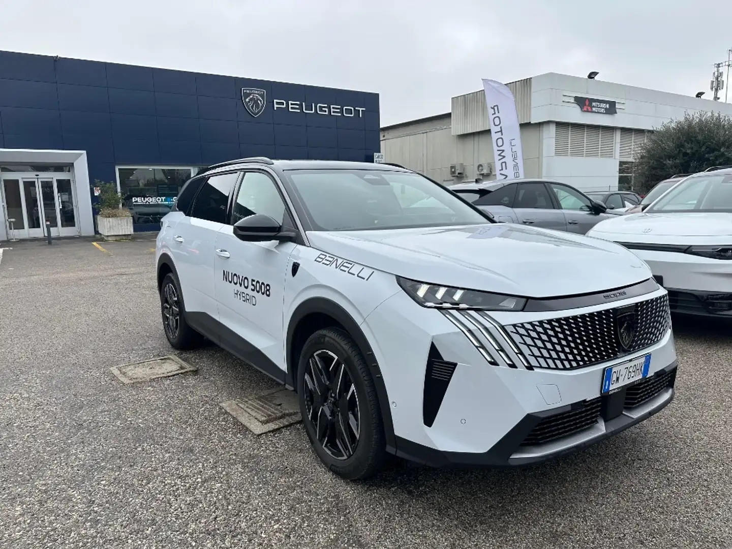 Peugeot 5008 Hybrid 136cv e-DCS6 GT Bianco - 1