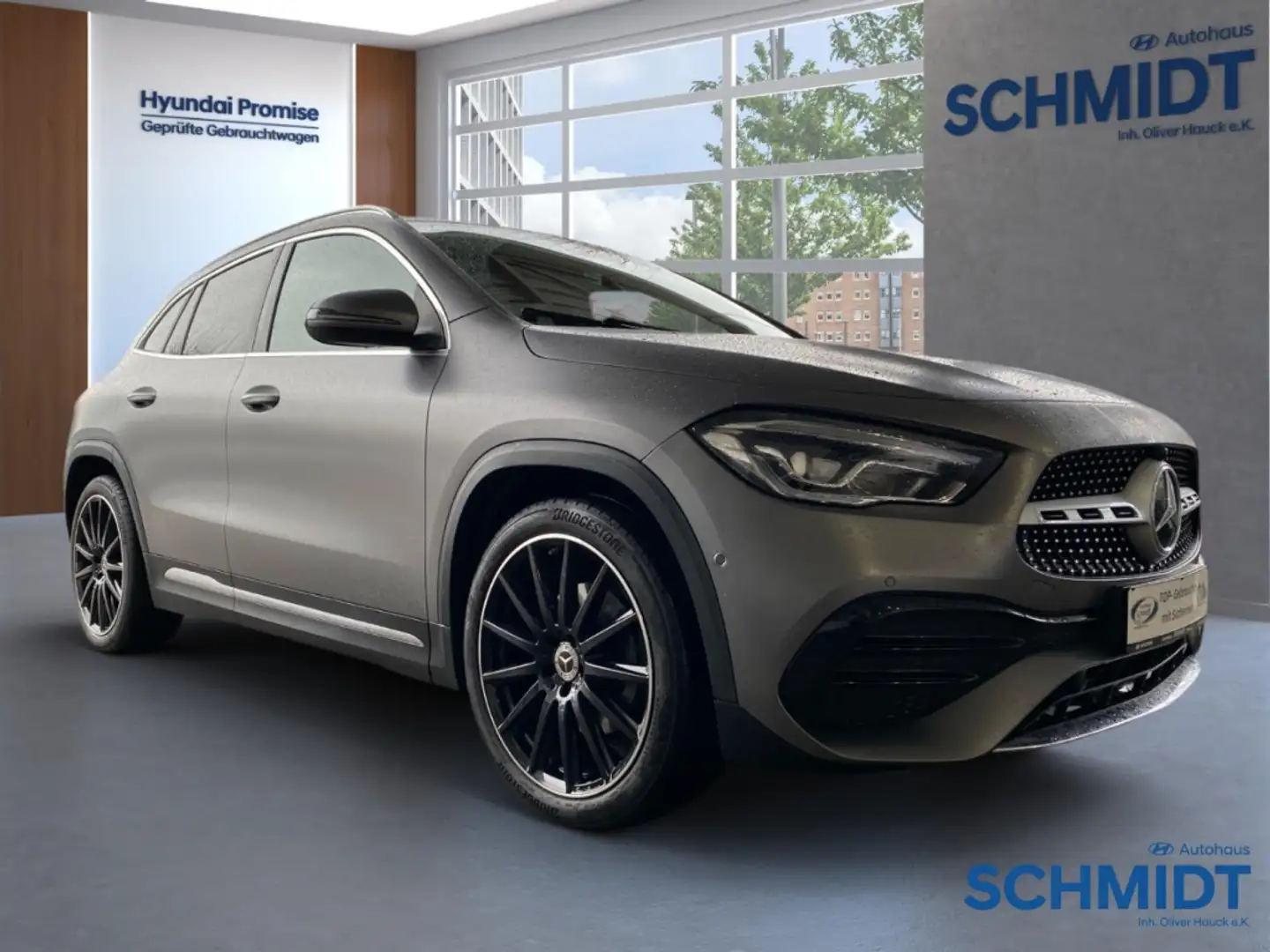 Mercedes-Benz GLA 220 4Matic AMG Designo Magno LM20'' Navi Digit.-Cockpi Gris - 2