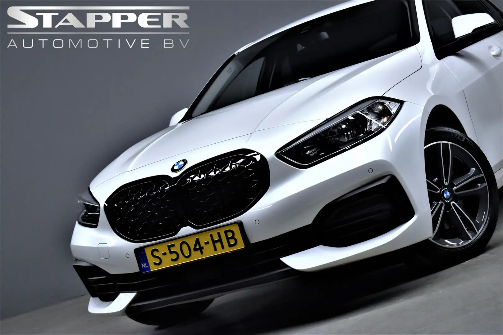 BMW 118 1-serie 118i 141pk Automaat Executive edition CarP Wit - 2