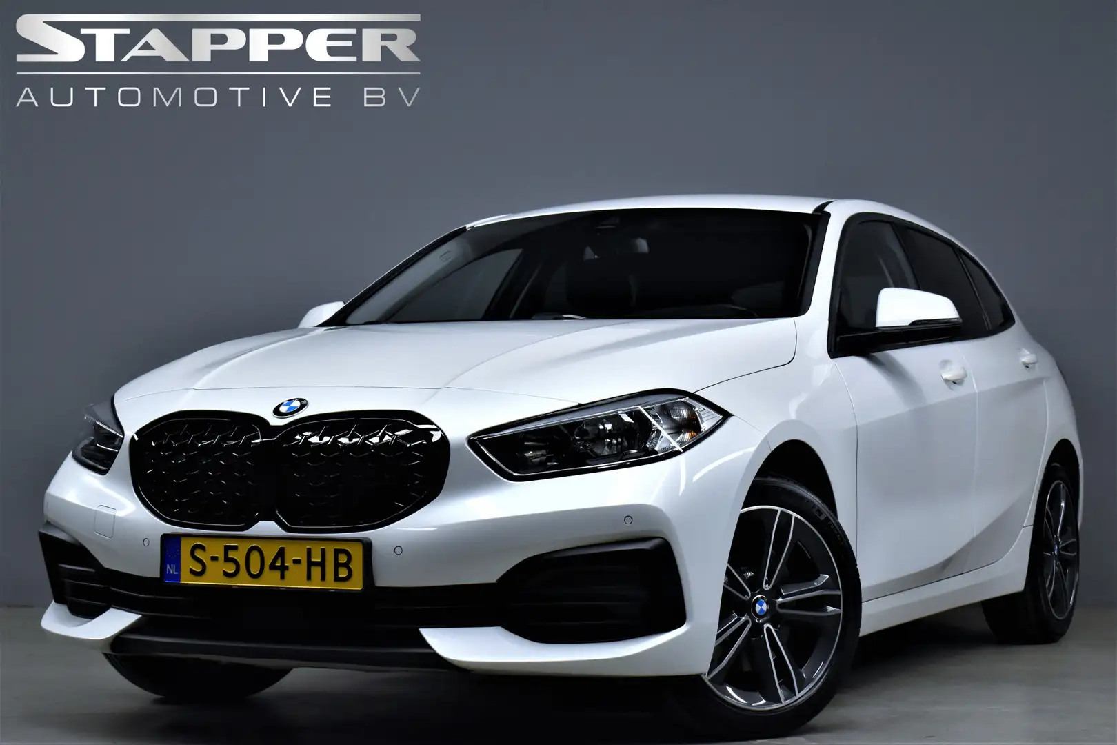 BMW 118 1-serie 118i 141pk Automaat Executive edition CarP Wit - 1