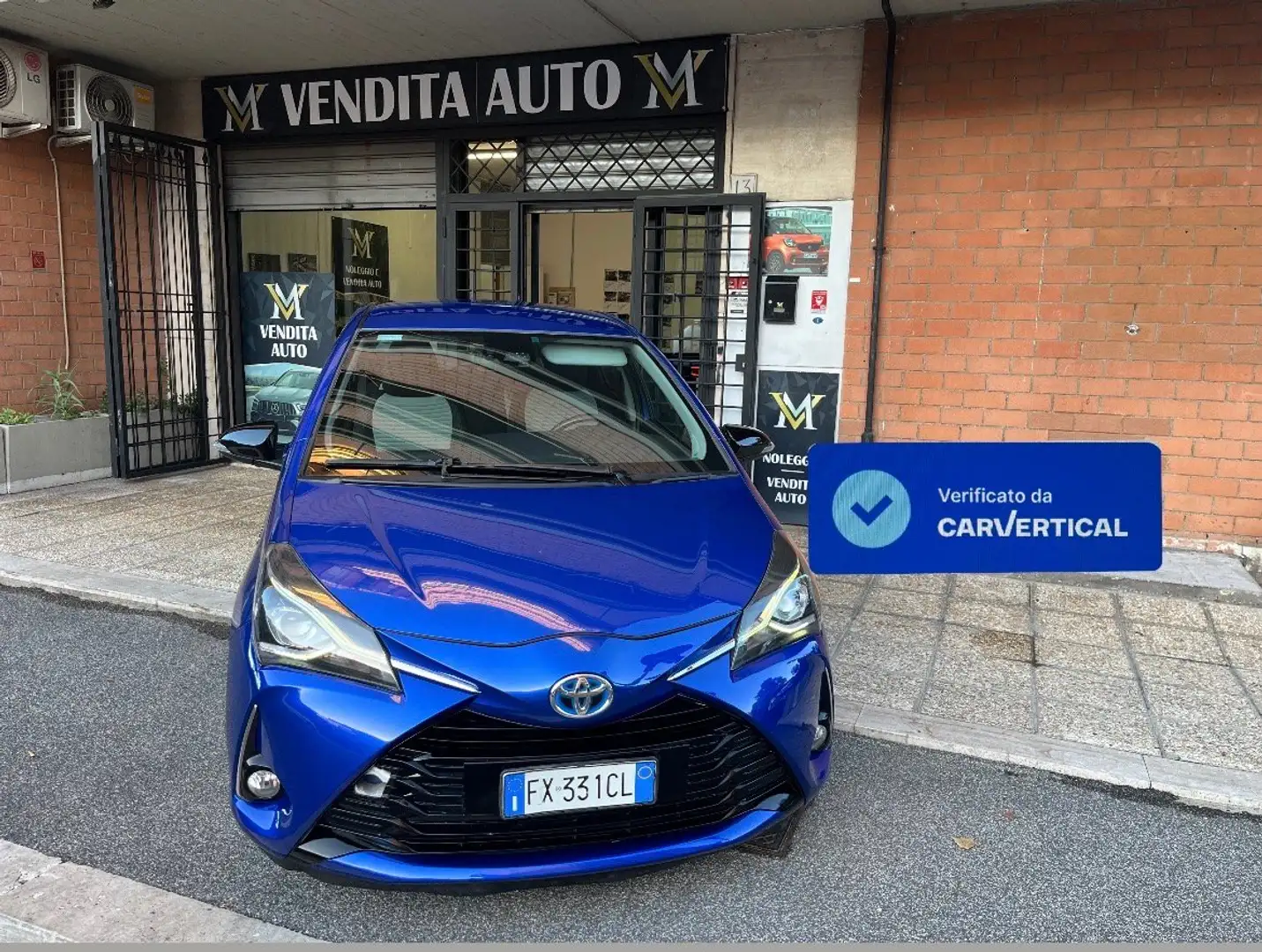Toyota Yaris Lounge Hybrid Blu/Azzurro - 1