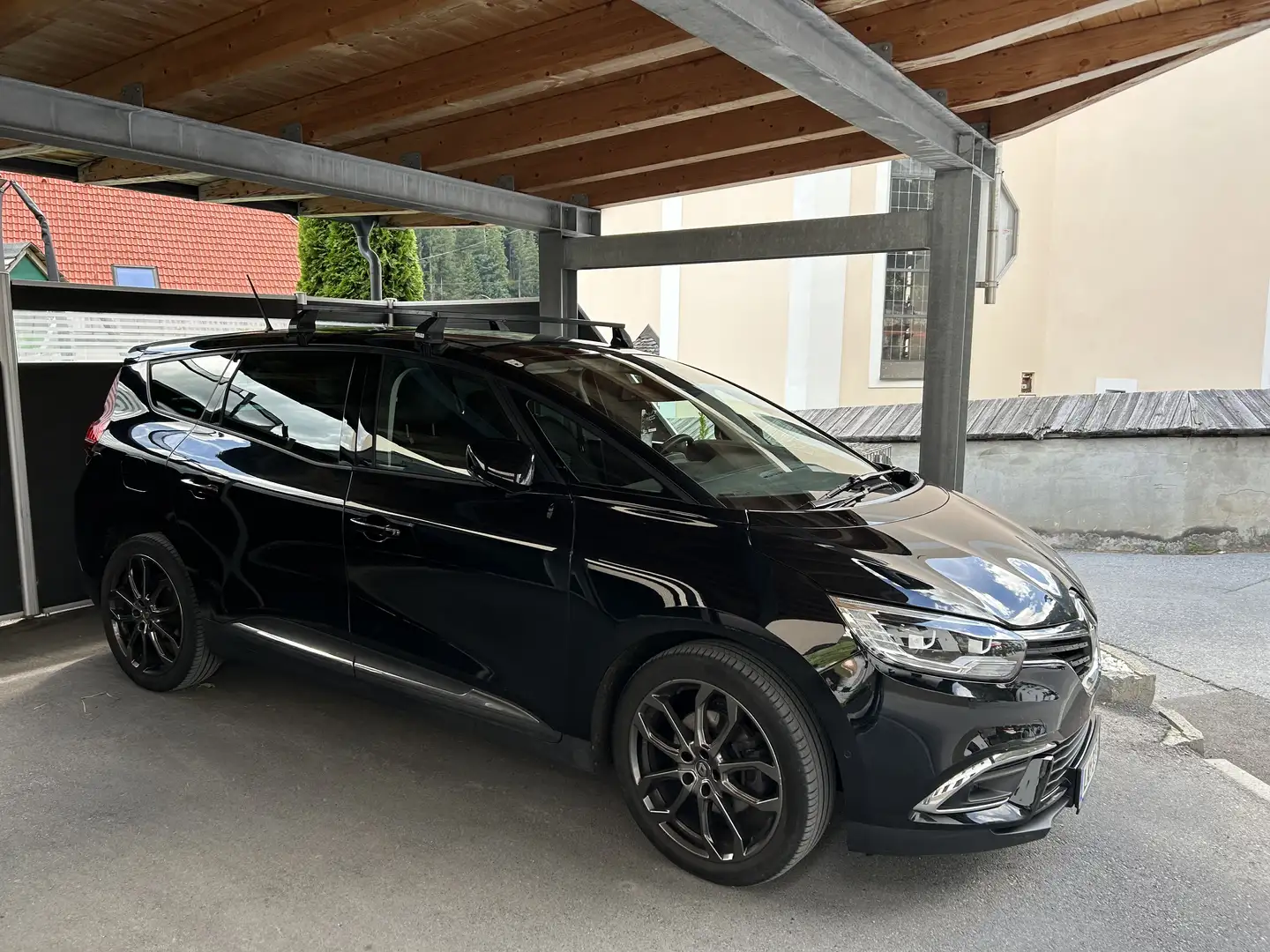 Renault Grand Scenic Grand Scénic TCe 140 Equilibre Equilibre Schwarz - 1