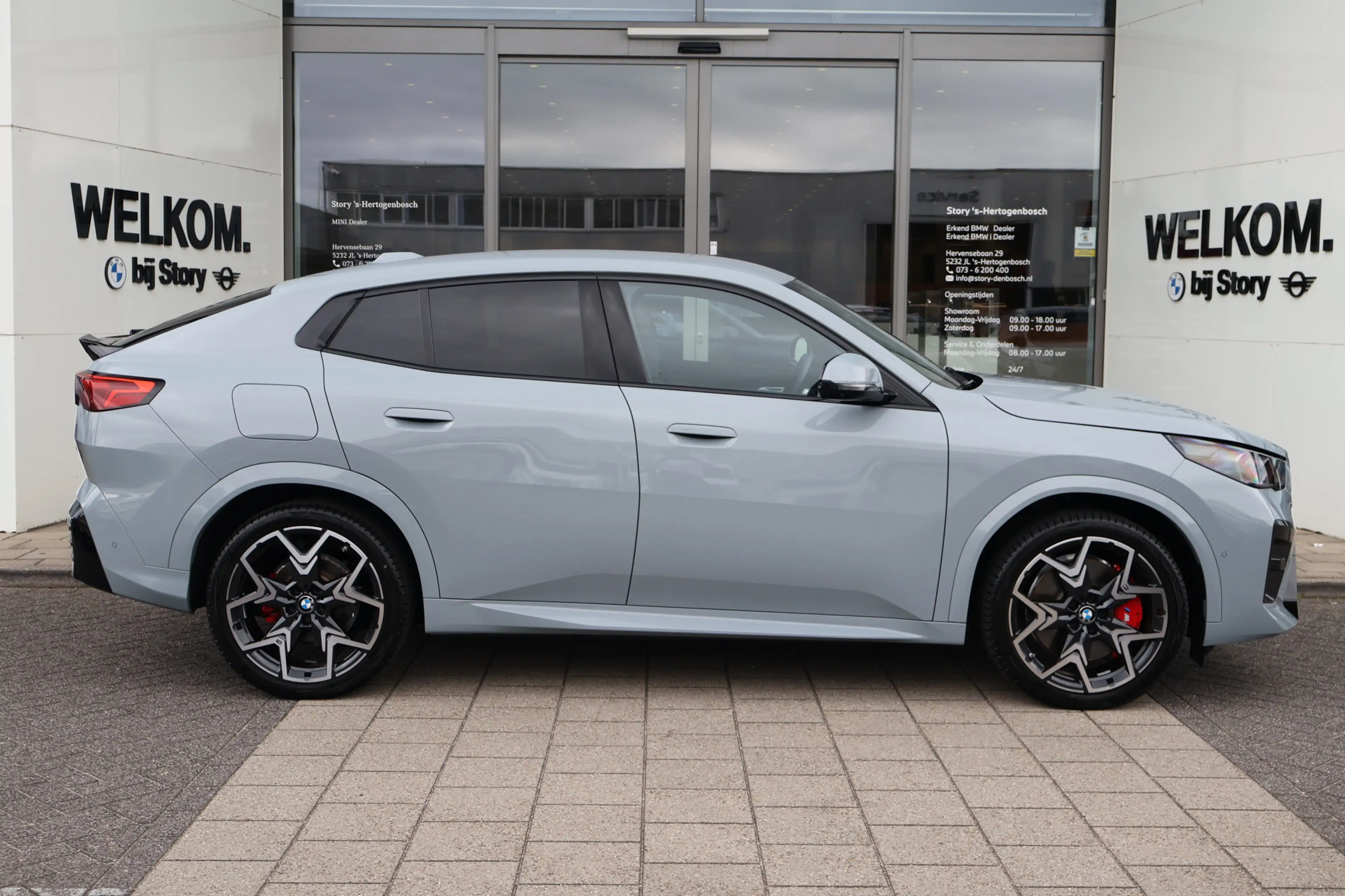 BMW iX2 eDrive20 M Sport / Sportstoelen / Comfort Access / — photo 8