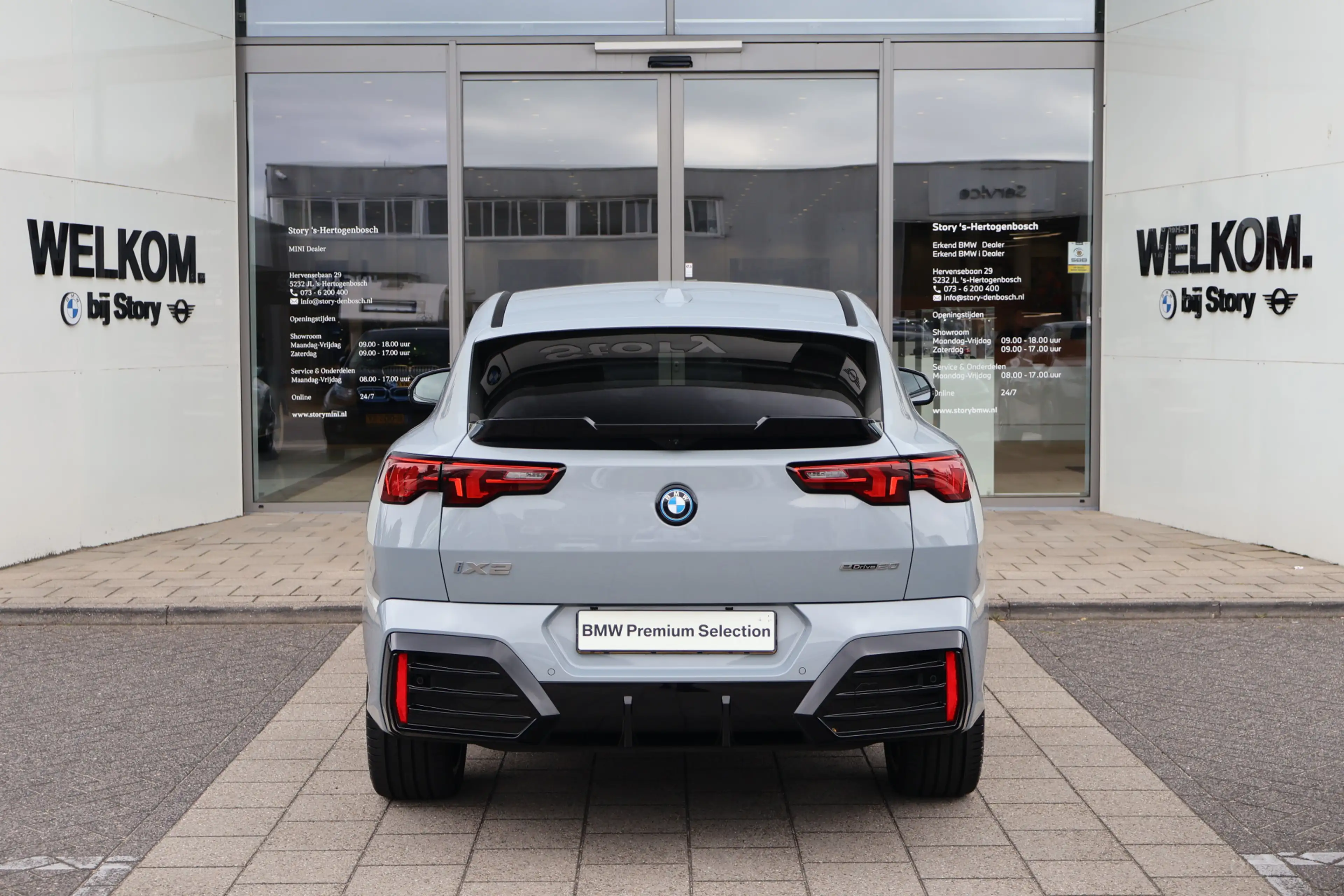 BMW iX2 eDrive20 M Sport / Sportstoelen / Comfort Access / — photo 10