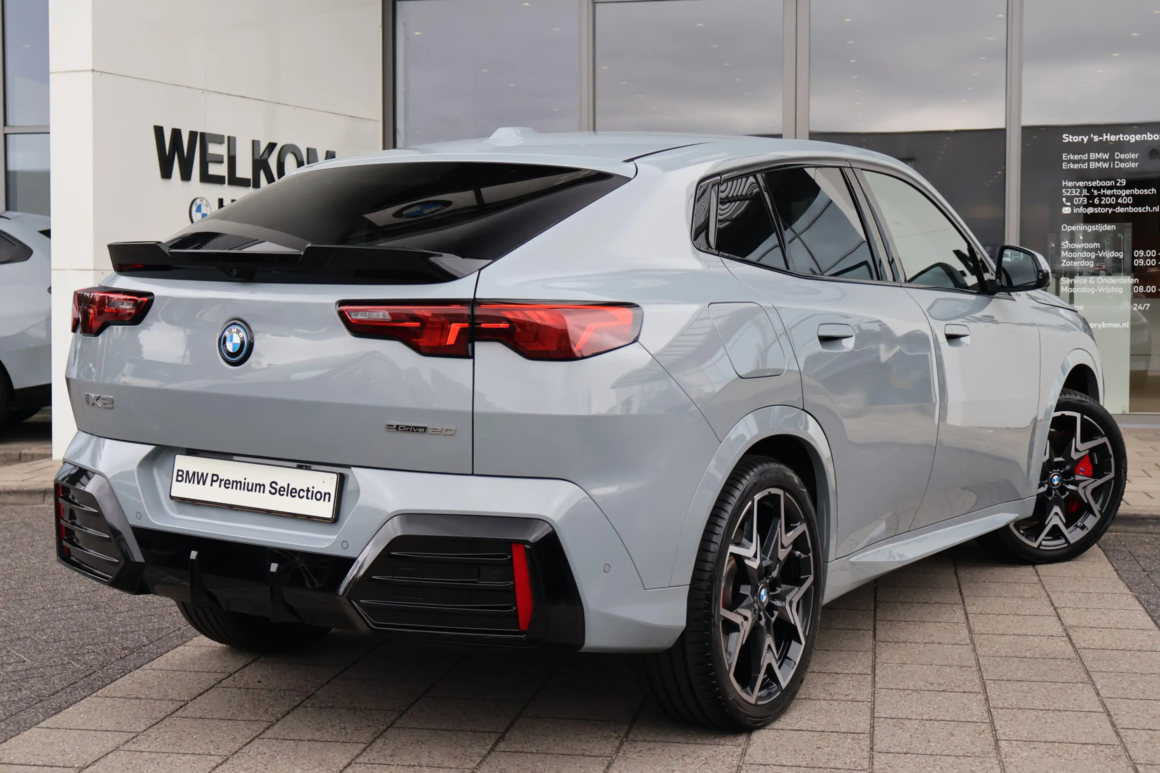 BMW iX2 eDrive20 M Sport / Sportstoelen / Comfort Access / — photo 11
