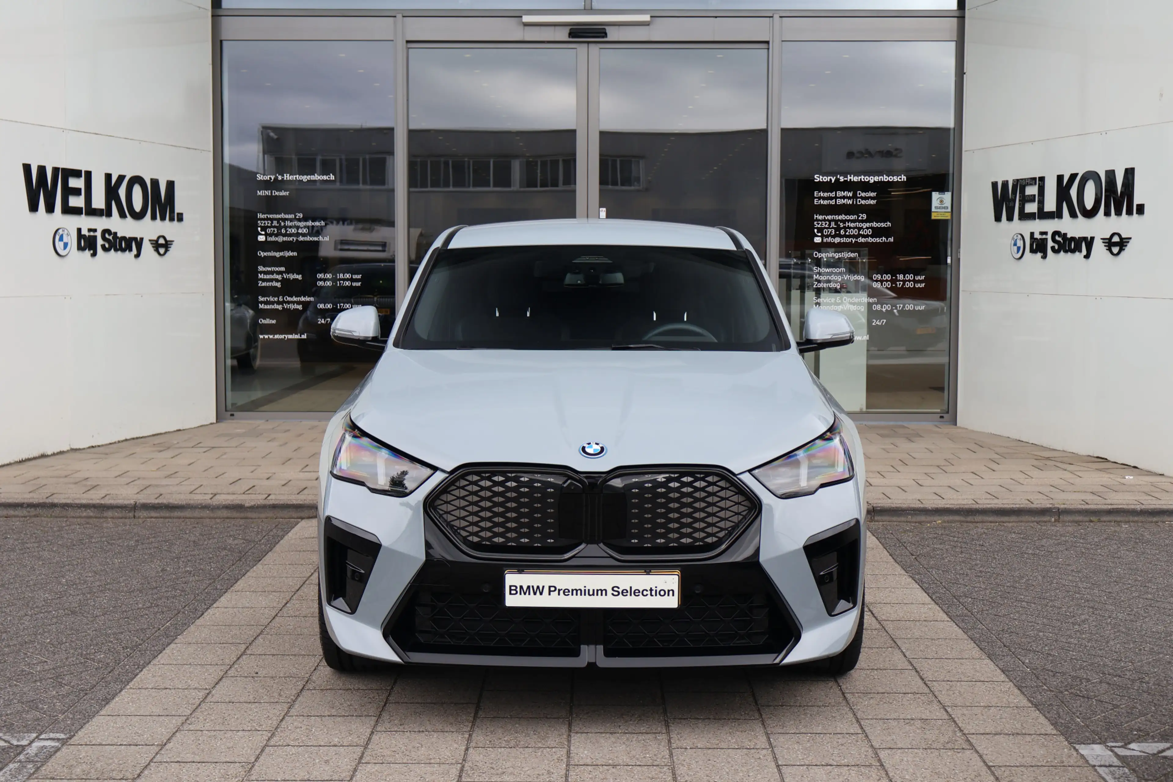BMW iX2 eDrive20 M Sport / Sportstoelen / Comfort Access / — photo 3