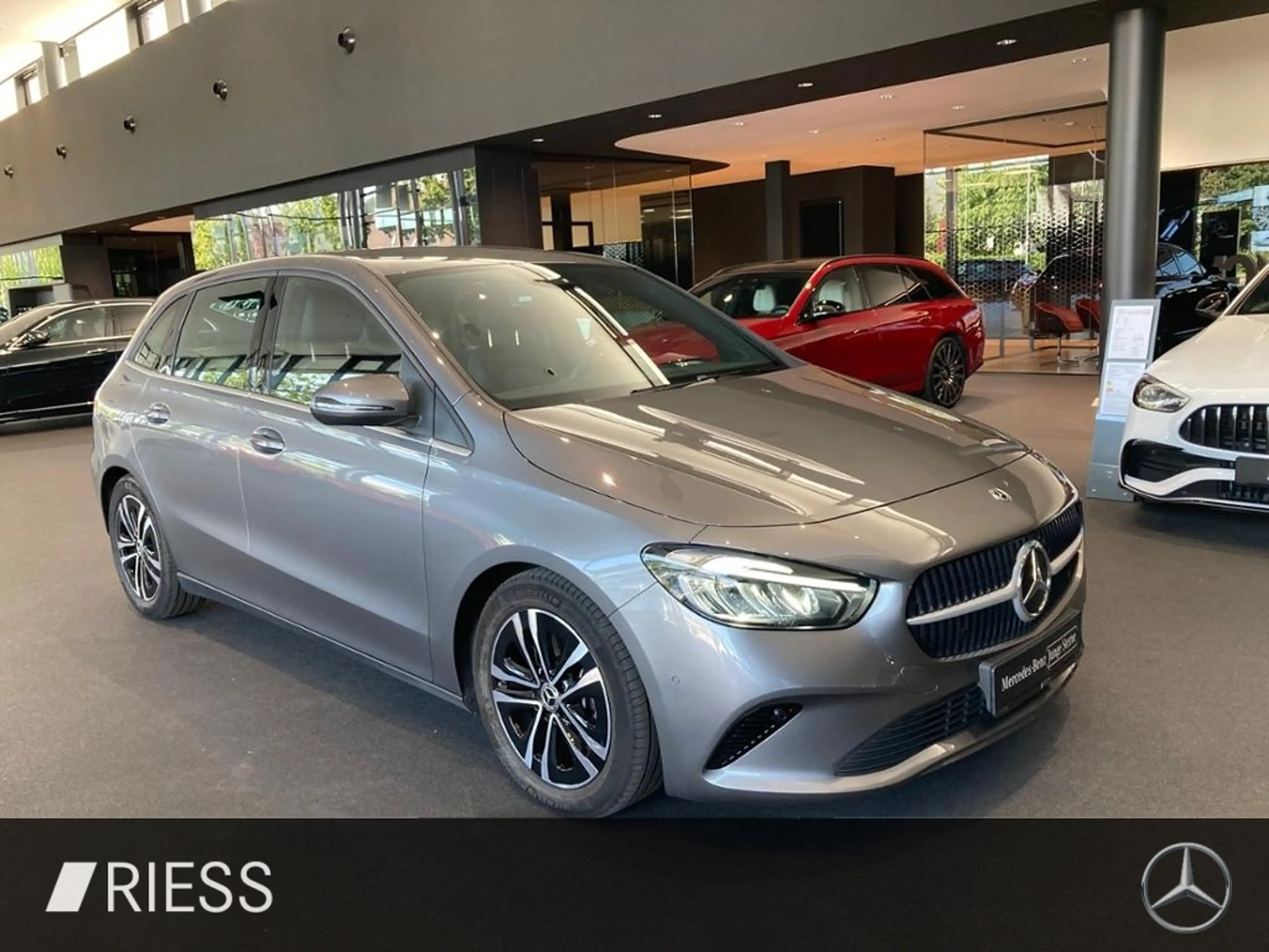 Mercedes-Benz B 200 d AHK AUT Kam. KlimaA LED LM PDC ParkAss — photo 15