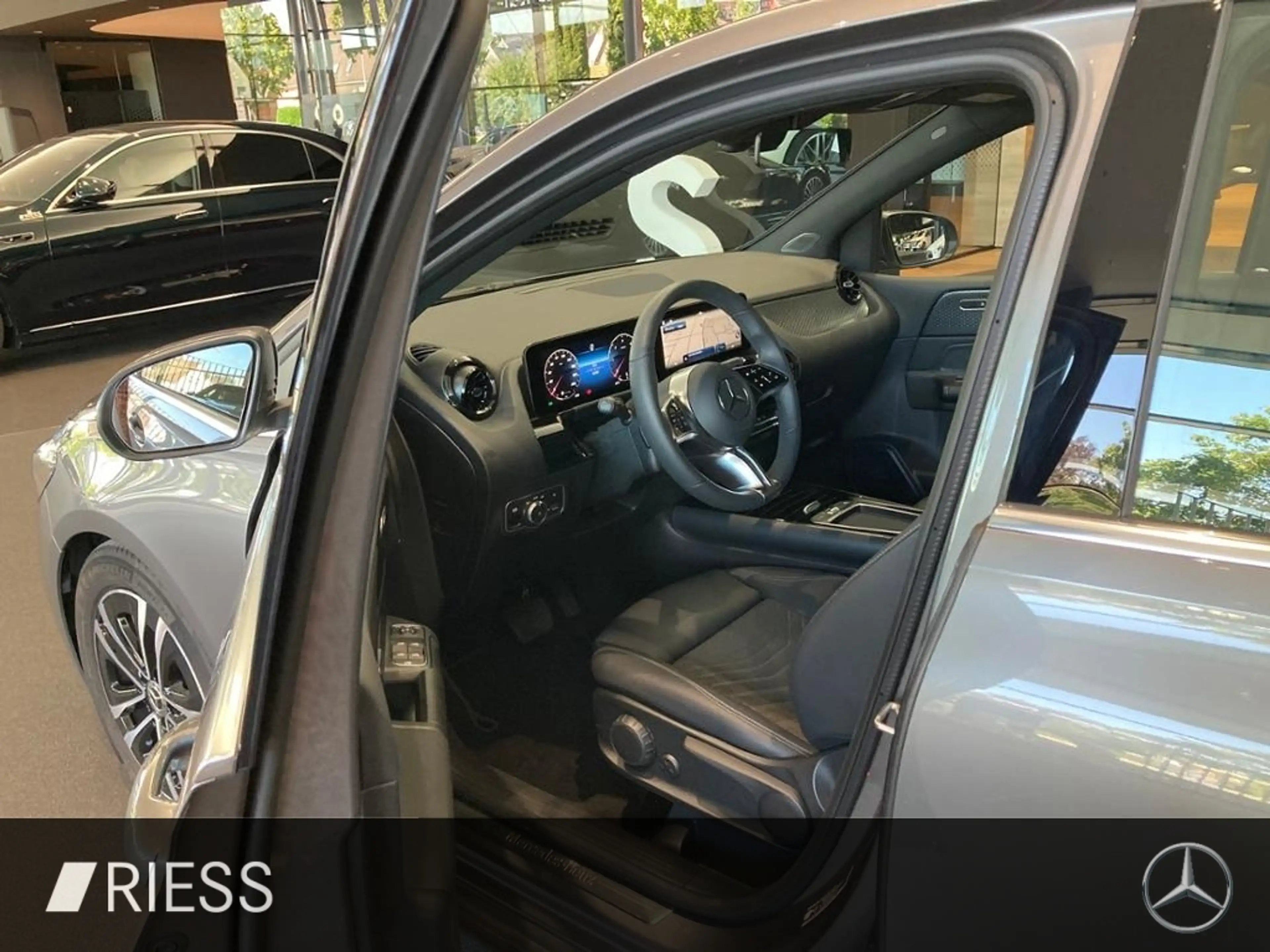 Mercedes-Benz B 200 d AHK AUT Kam. KlimaA LED LM PDC ParkAss — photo 6