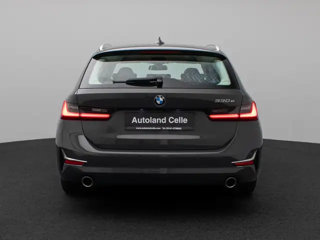 BMW 3 Series view 8