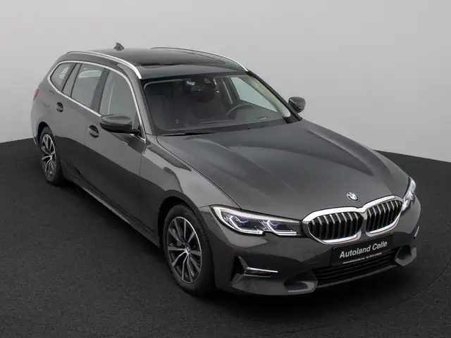 BMW 3 Series view 3