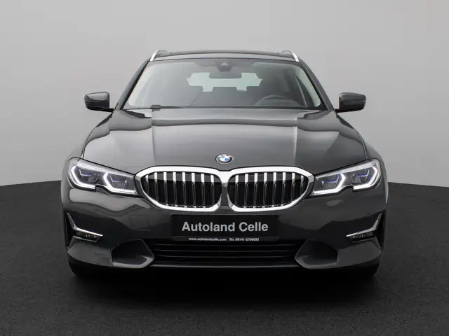 BMW 3 Series view 2