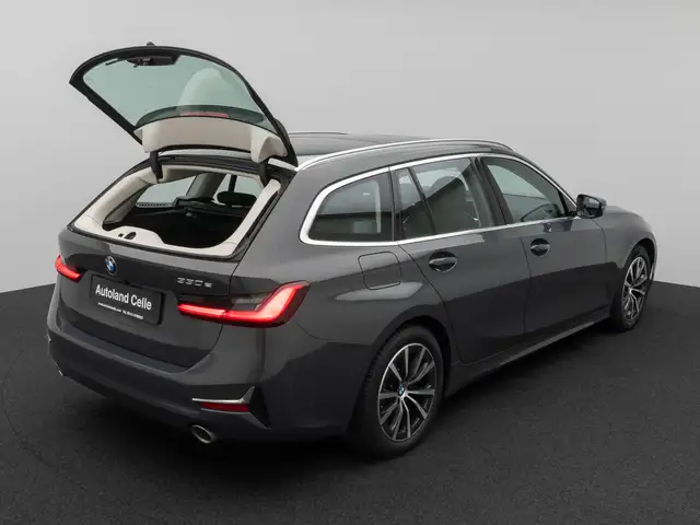 BMW 3 Series view 14
