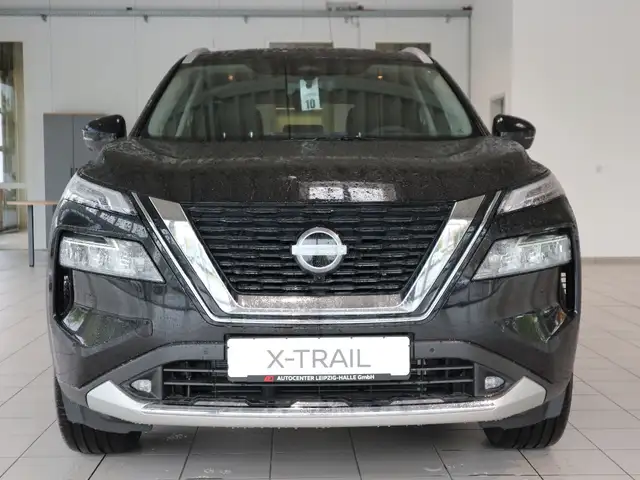 Nissan X-Trail view 5