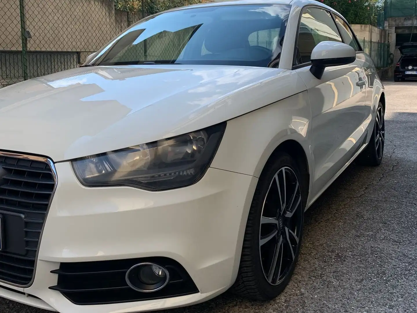 Audi A1 A1 I 2010 3p 1.2 tfsi Ambition Alb - 1