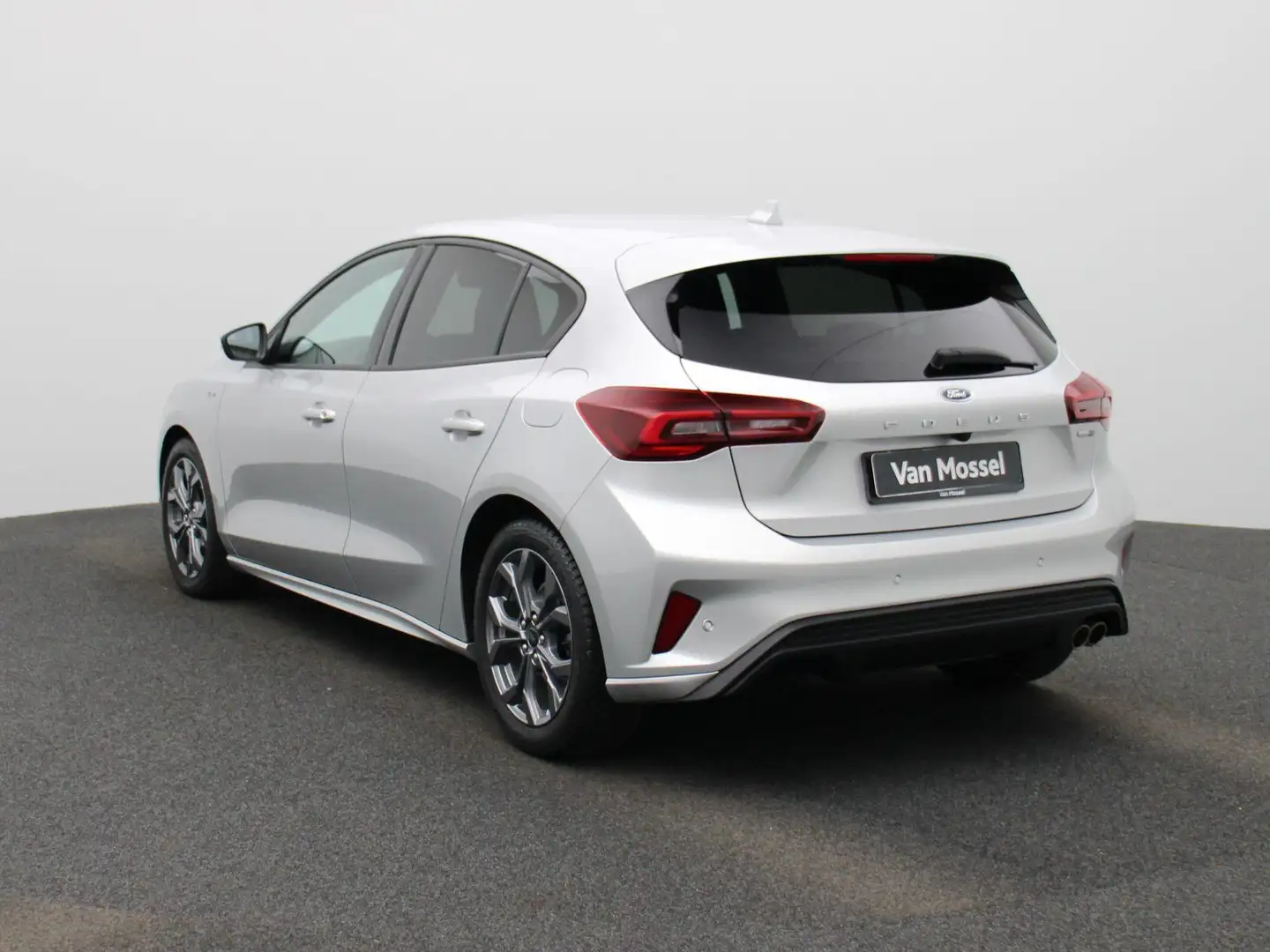 Ford Focus 1.0 EcoBoost Hybrid ST-Line | Automaat | Winter pa Grijs - 2