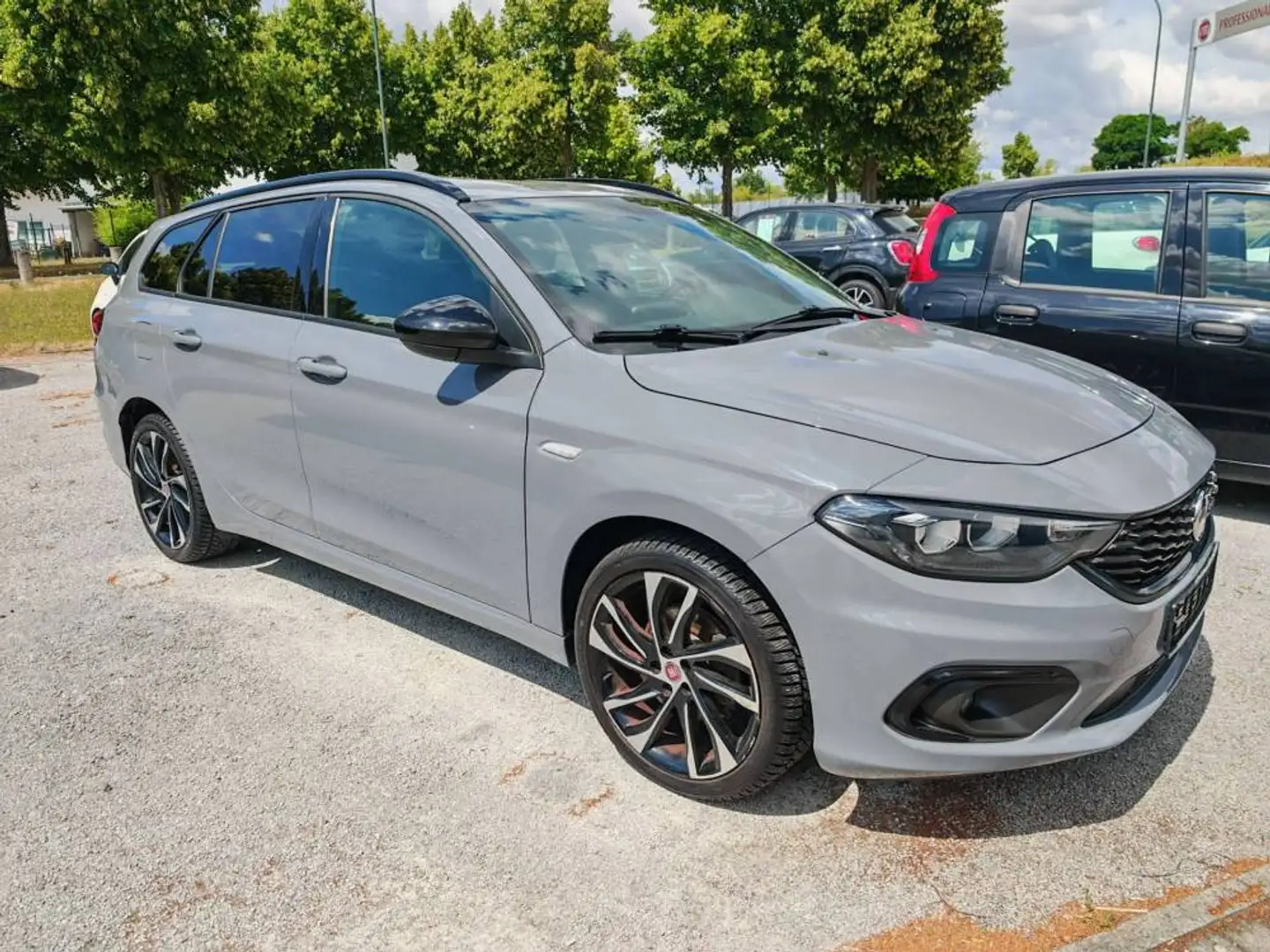 Fiat Tipo Kombi S-Design 1.4 T-Jet Navi-Xenon-Kamera-DAB+-BT Grijs - 1