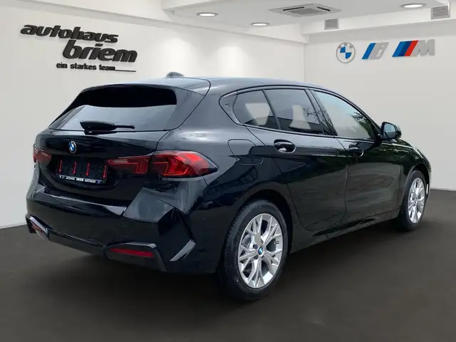 BMW 1 Series view 3