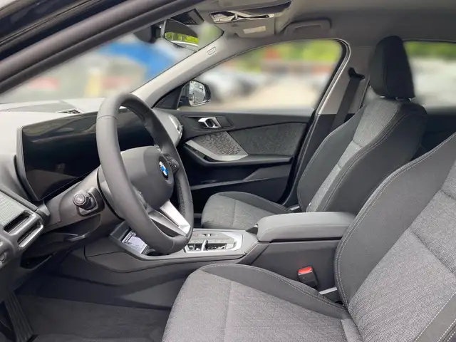 BMW 1 Series view 7