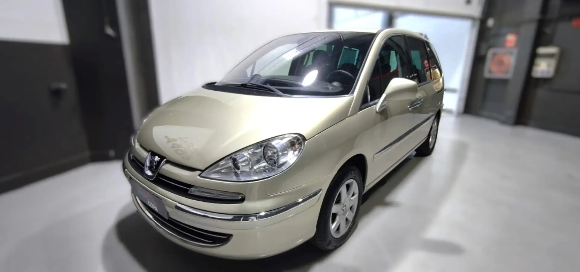 Peugeot 807 2.0HDI FAP Premium 136 Beige - 1
