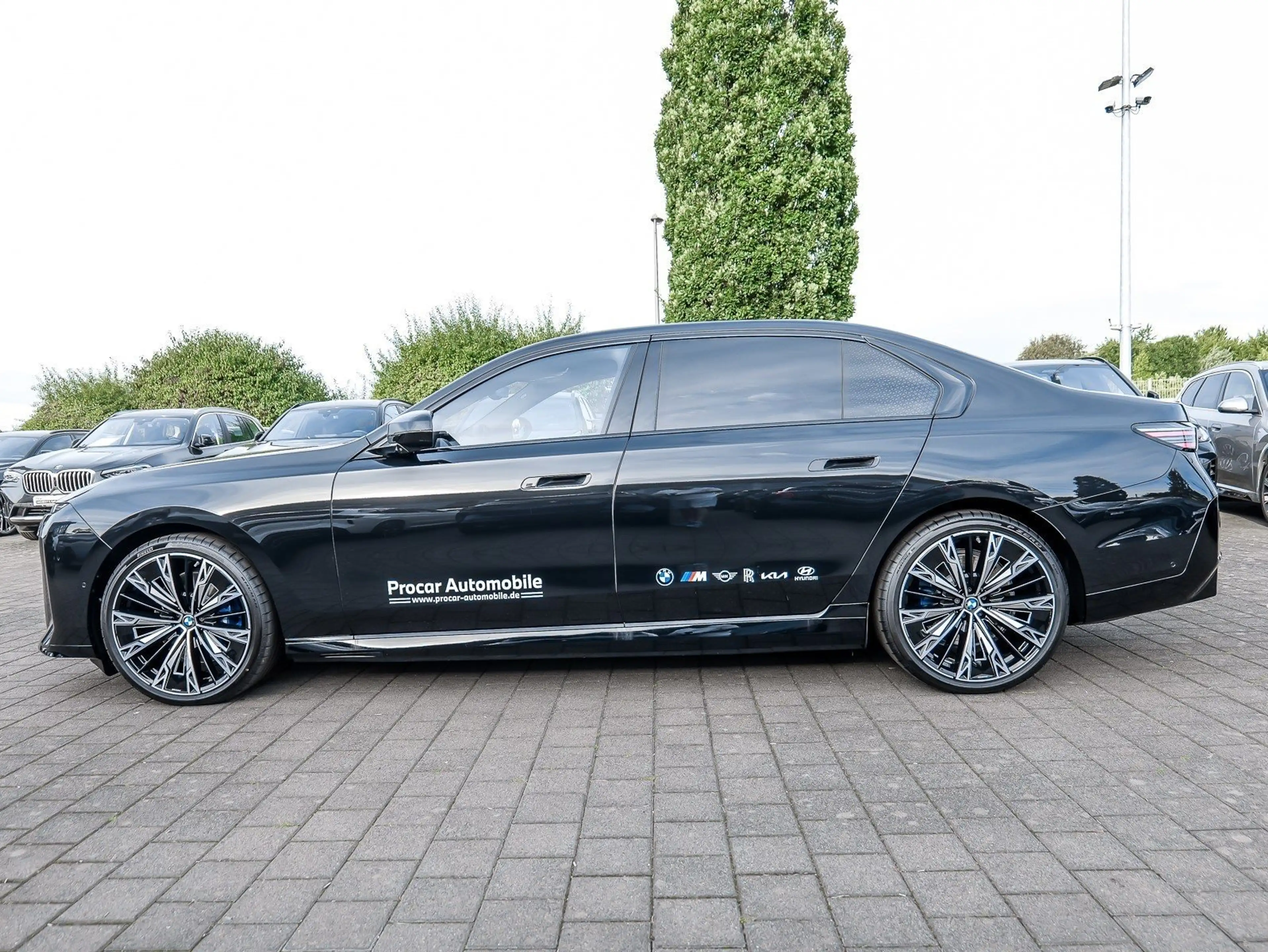BMW i7 50 xDrive MSport + Autobhn. + Autom.Türe + 22" — photo 9