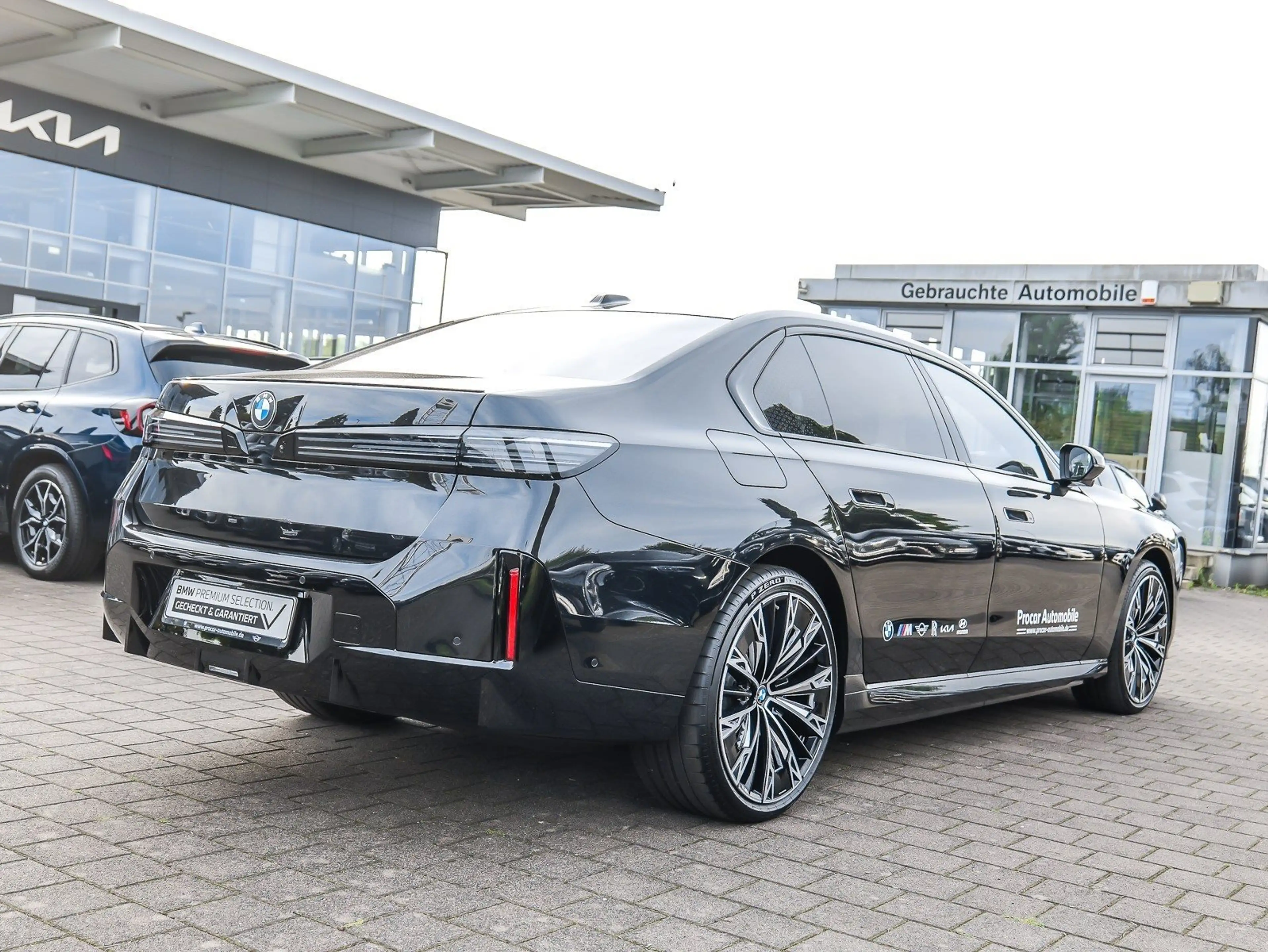 BMW i7 50 xDrive MSport + Autobhn. + Autom.Türe + 22" — photo 2