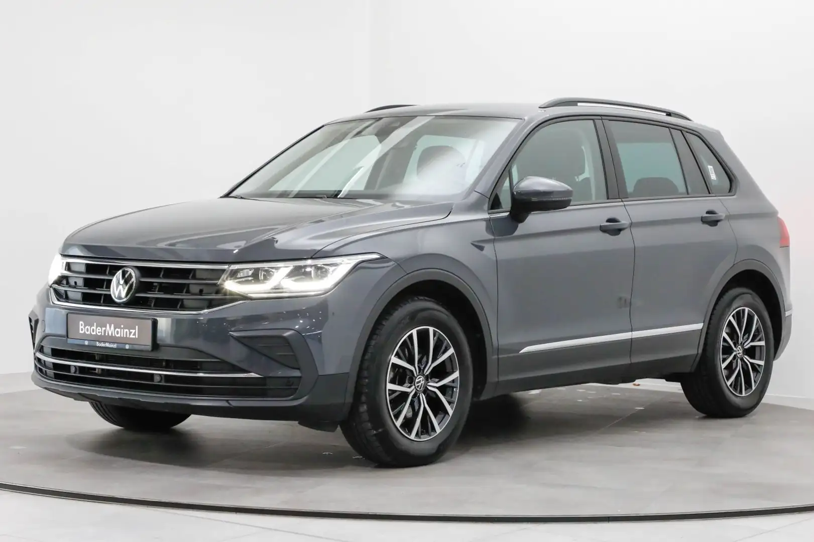 Volkswagen Tiguan 2.0 TDI Life Stdhz ACC Matrix Carplay SHZ Grau - 2
