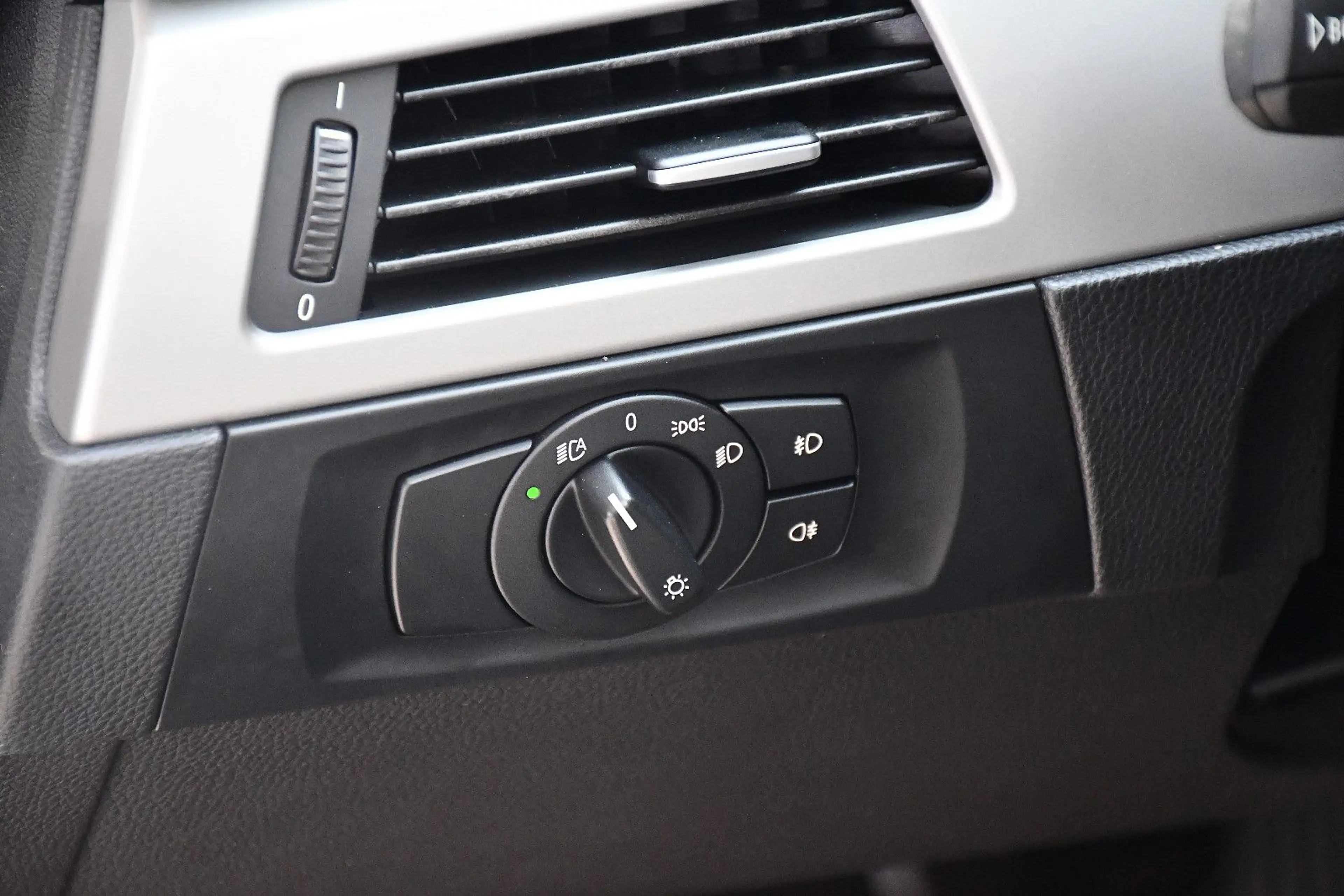 BMW 325 i Automatik Tempomat Navi PDC SHZ 55tkm 2.Hd — photo 9