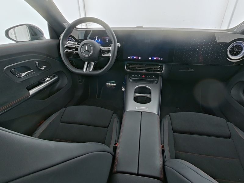 Mercedes-Benz CLA 250 + EQ AMG+PREMIUM NIGHT PANO MEMOR FAP VZA — photo 6