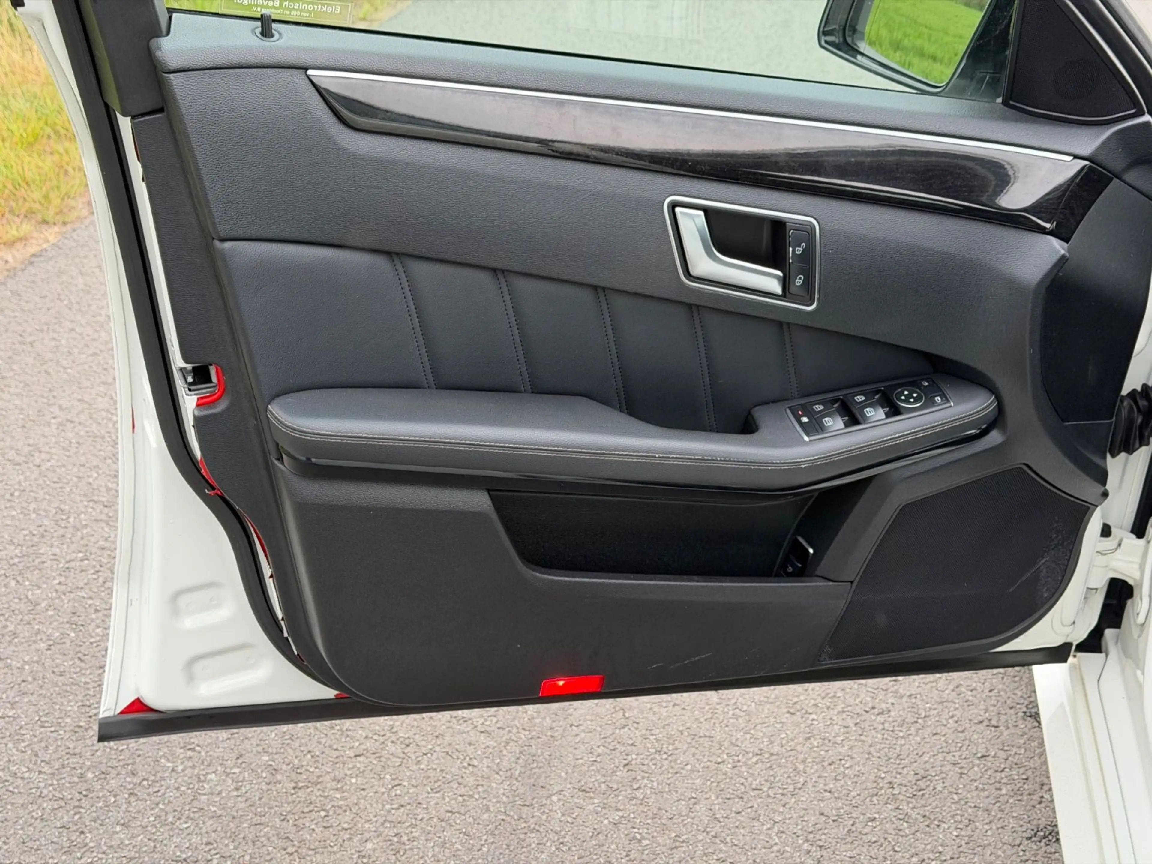 Mercedes-Benz E 200 E200 CDI Limousine AMG Pano Xenon Leder — photo 14